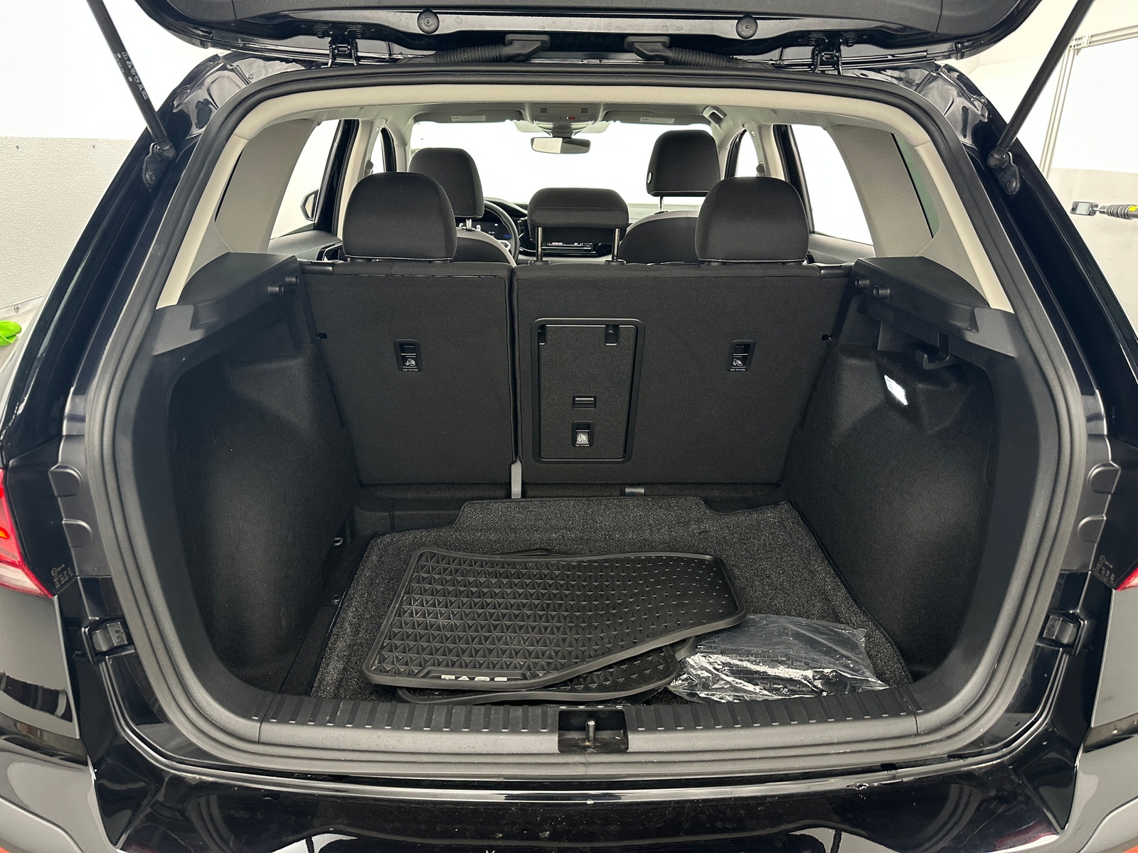 Thumbnail: 2024 Volkswagen Taos - 7