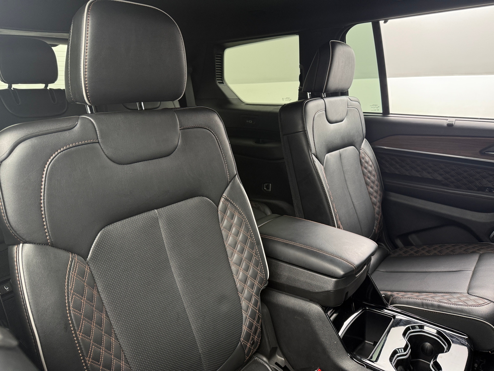 Thumbnail: 2023 Jeep Grand Cherokee L - 5