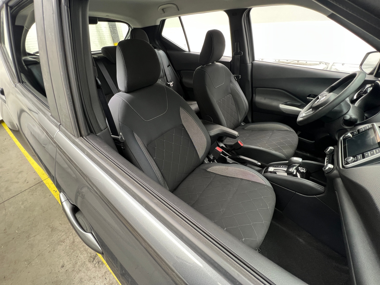 Thumbnail: 2020 Nissan Kicks - 2