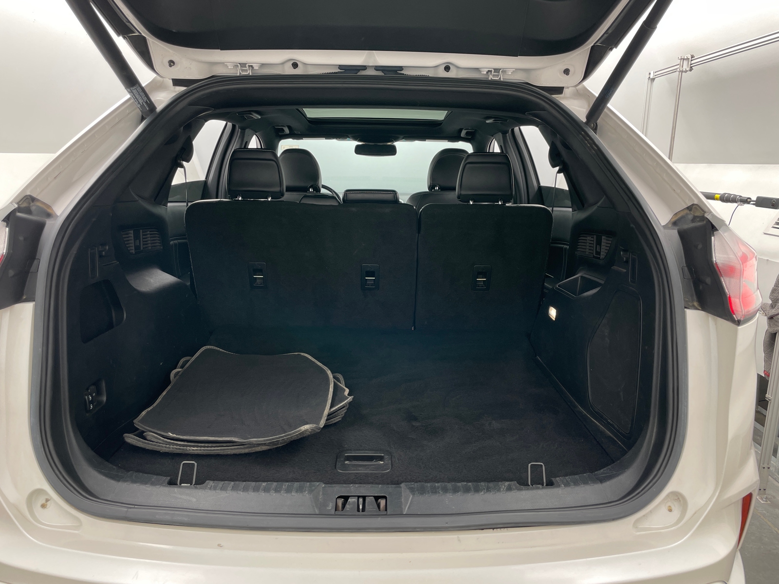 Thumbnail: 2019 Ford Edge - 6