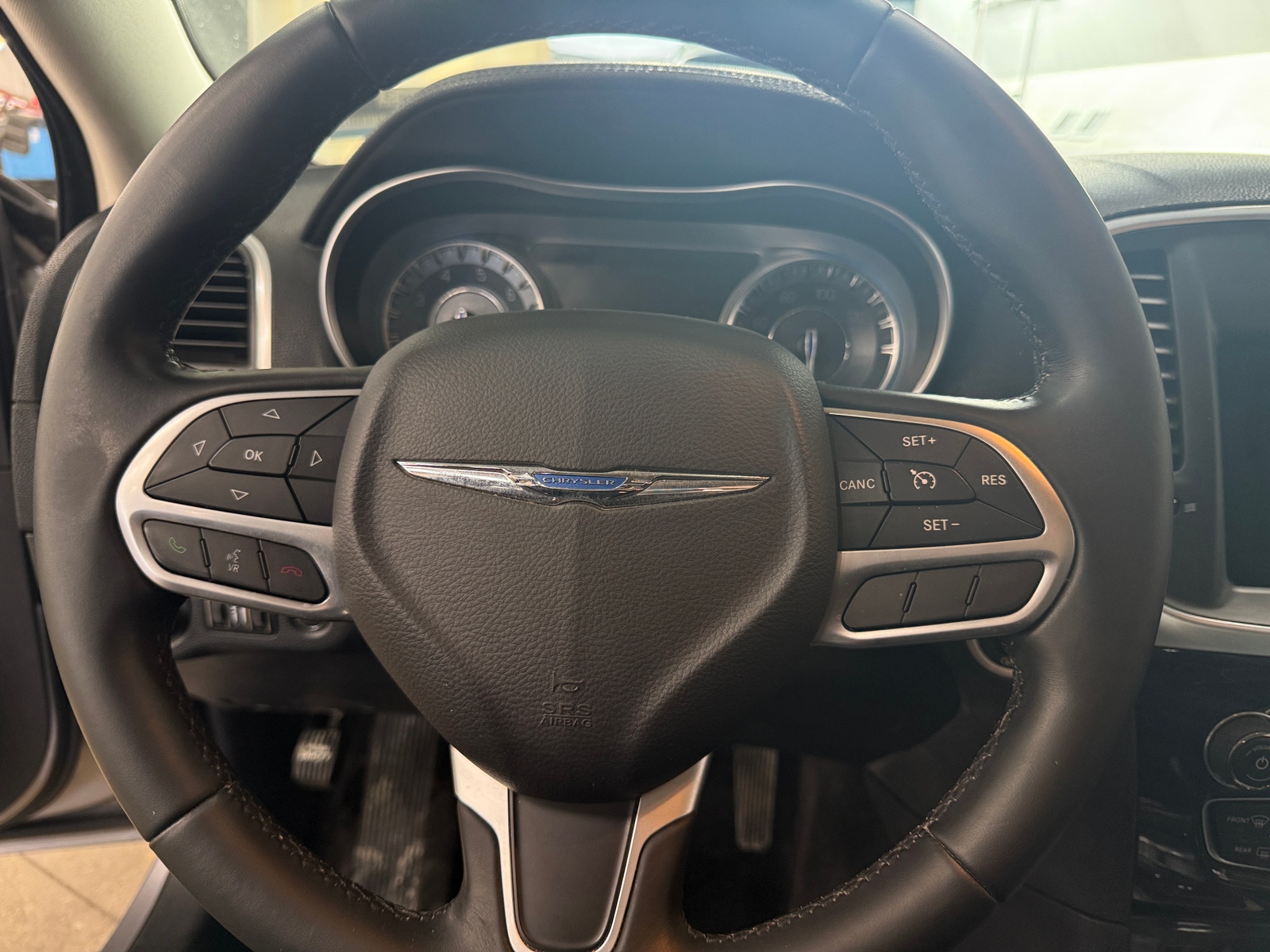 Thumbnail: 2017 Chrysler 300 - 4