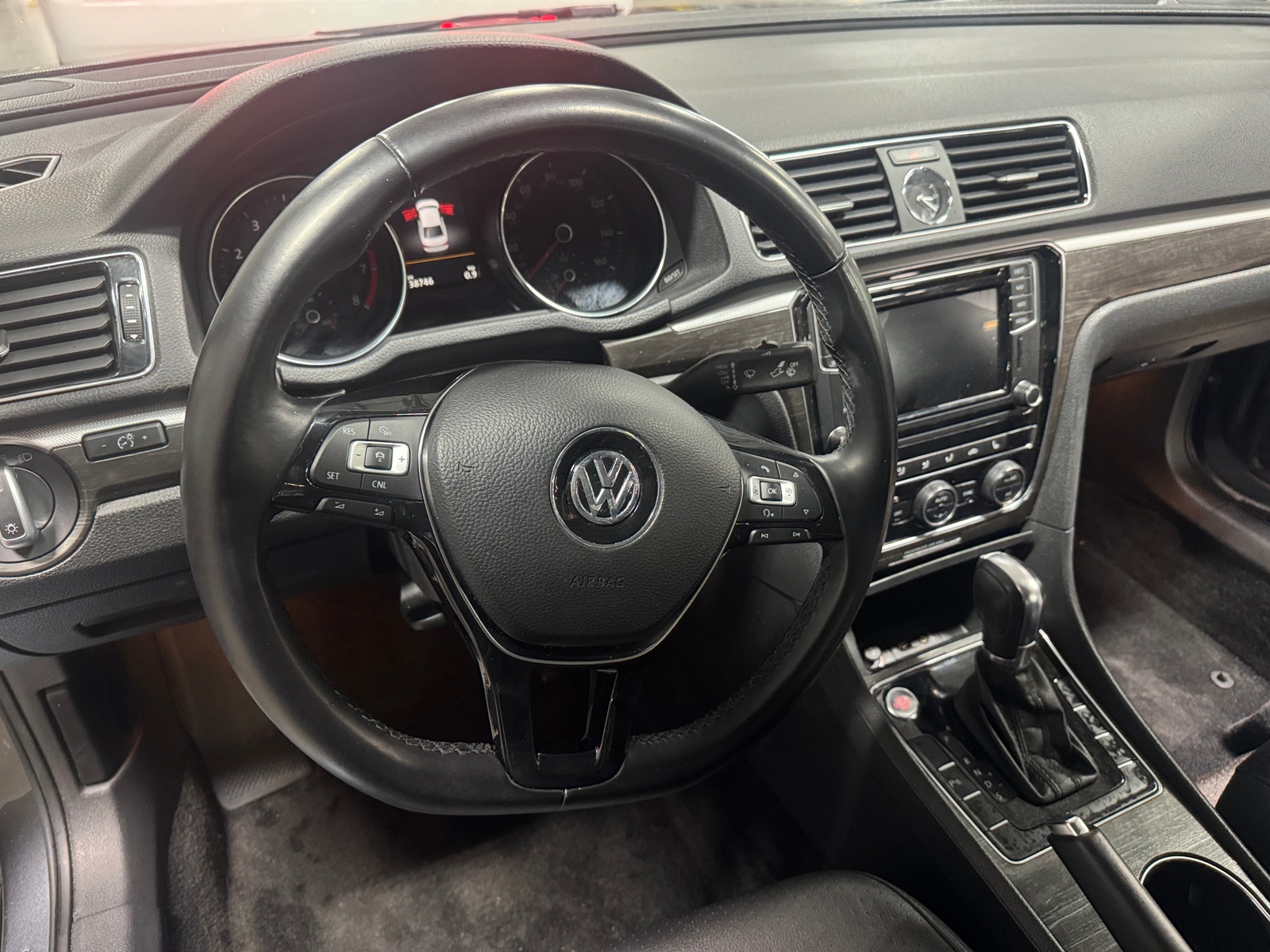 Thumbnail: 2017 Volkswagen Passat - 4