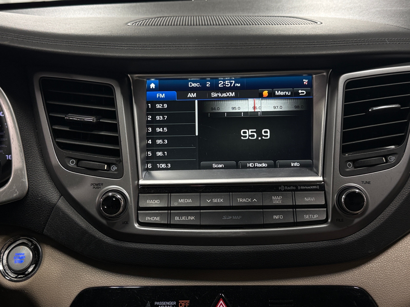 Thumbnail: 2016 Hyundai Tucson - 3