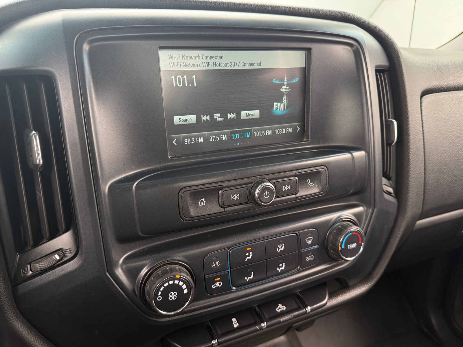 Thumbnail: 2019 Chevrolet Silverado 1500 - 3