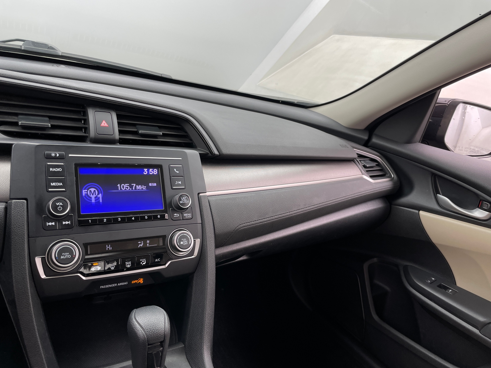 Thumbnail: 2017 Honda Civic - 4