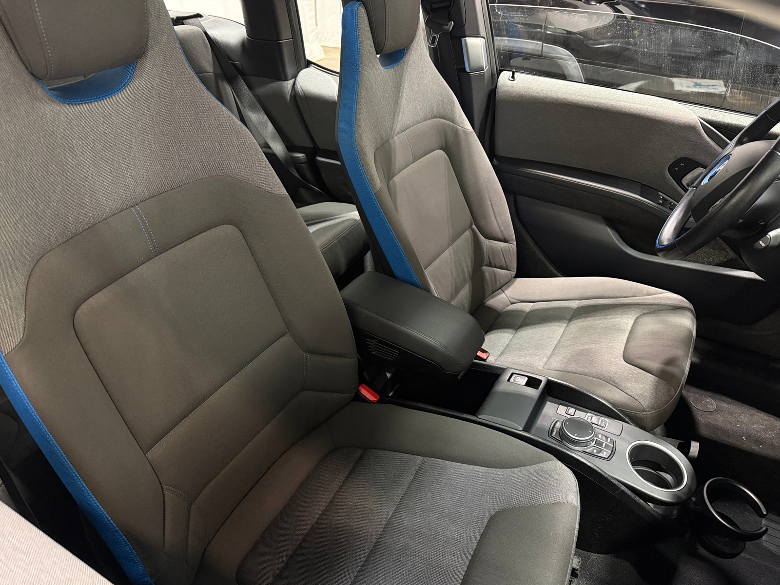 Thumbnail: 2019 BMW i3 - 2