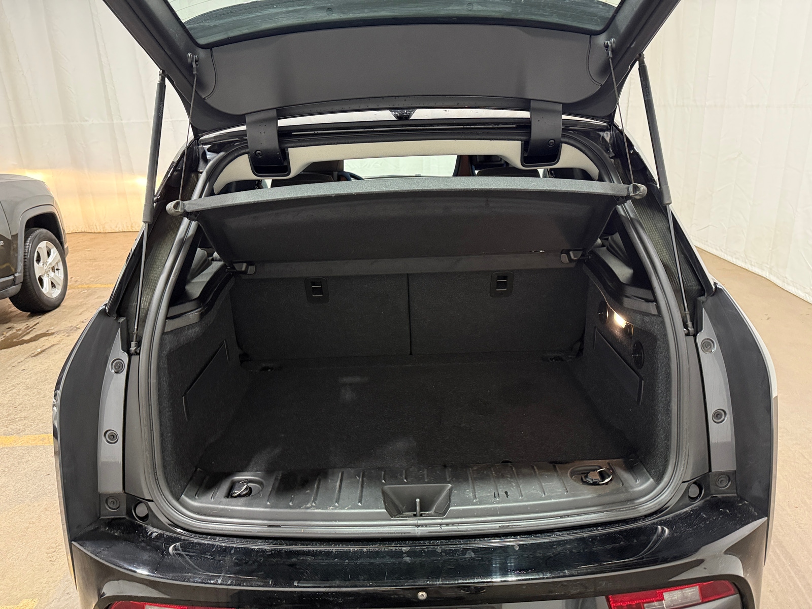 Thumbnail: 2019 BMW i3 - 7