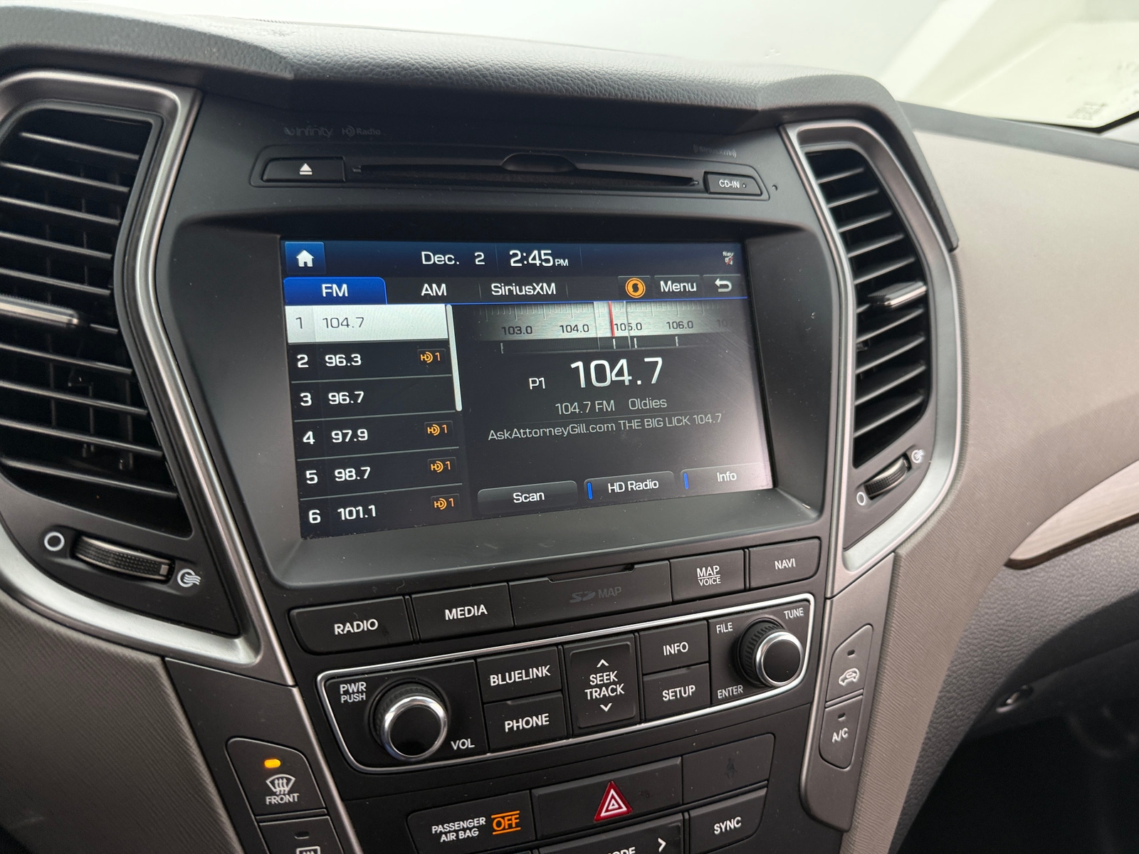 Thumbnail: 2017 Hyundai Santa Fe - 3