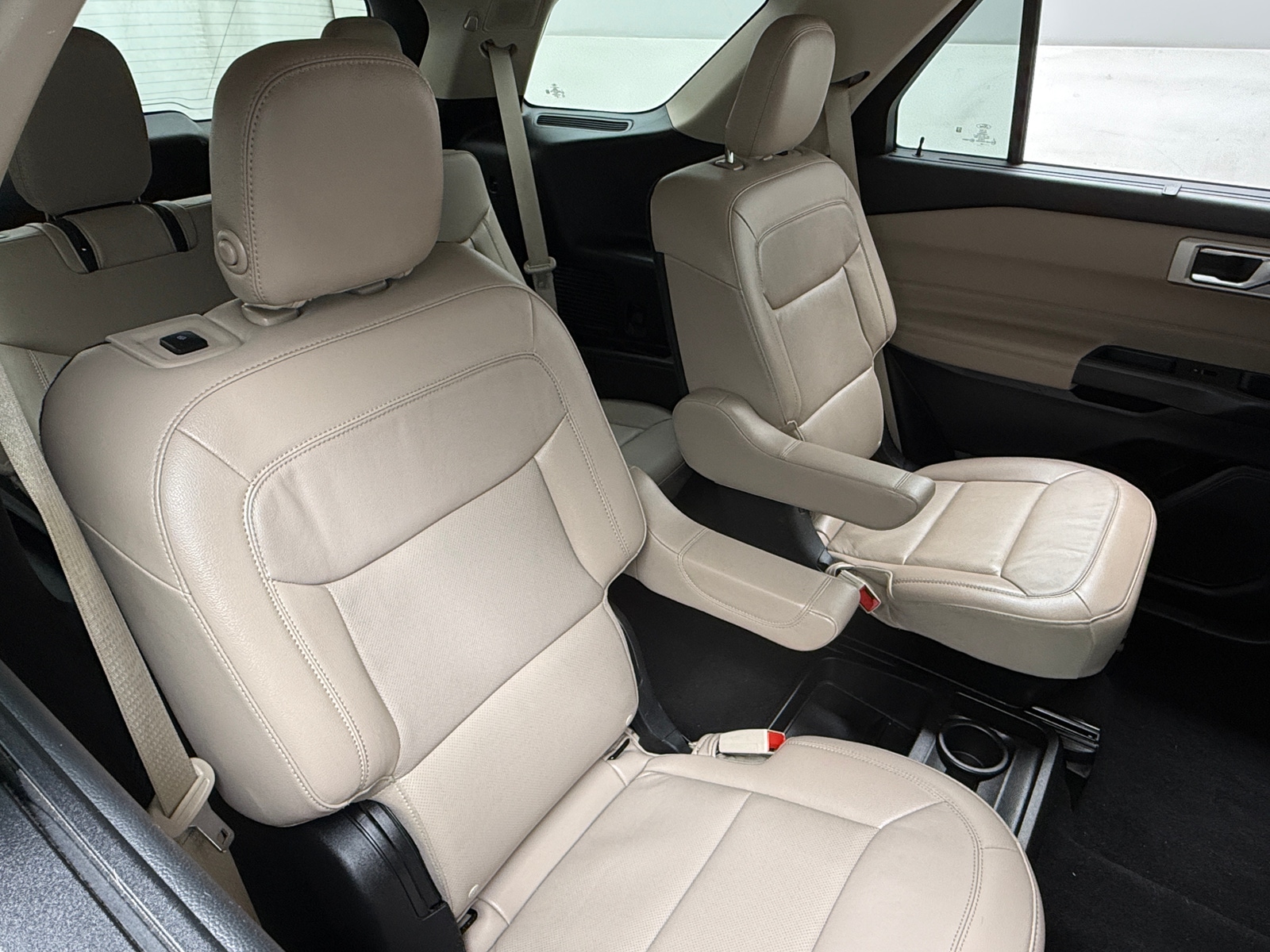 Thumbnail: 2020 Ford Explorer - 5