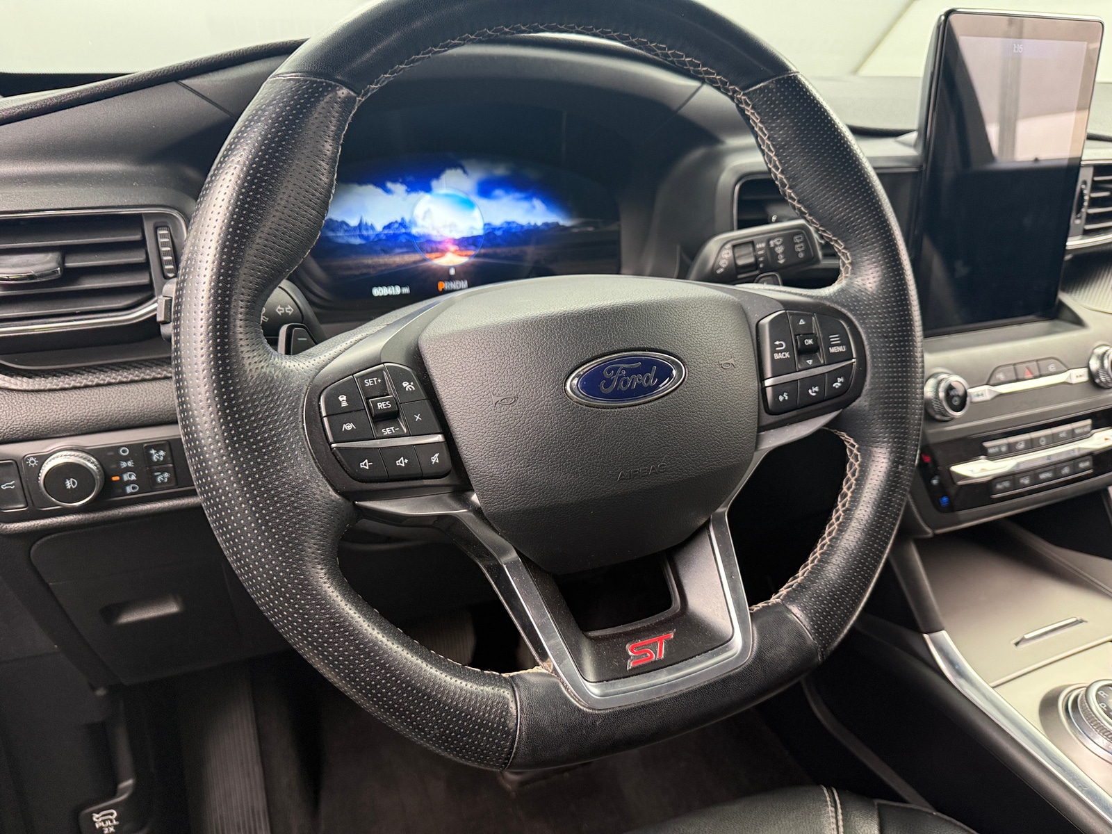 Thumbnail: 2020 Ford Explorer - 4