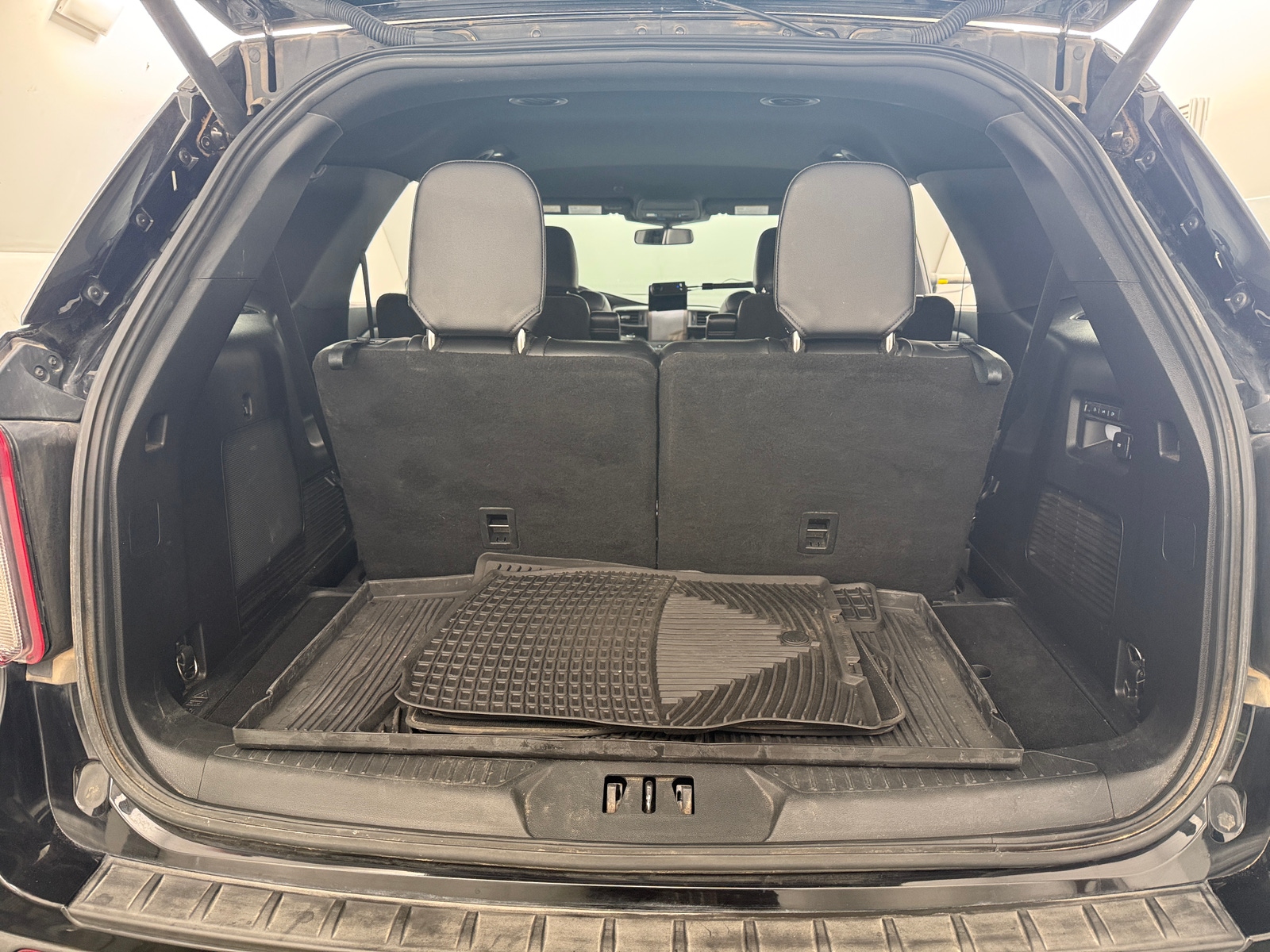 Thumbnail: 2020 Ford Explorer - 6