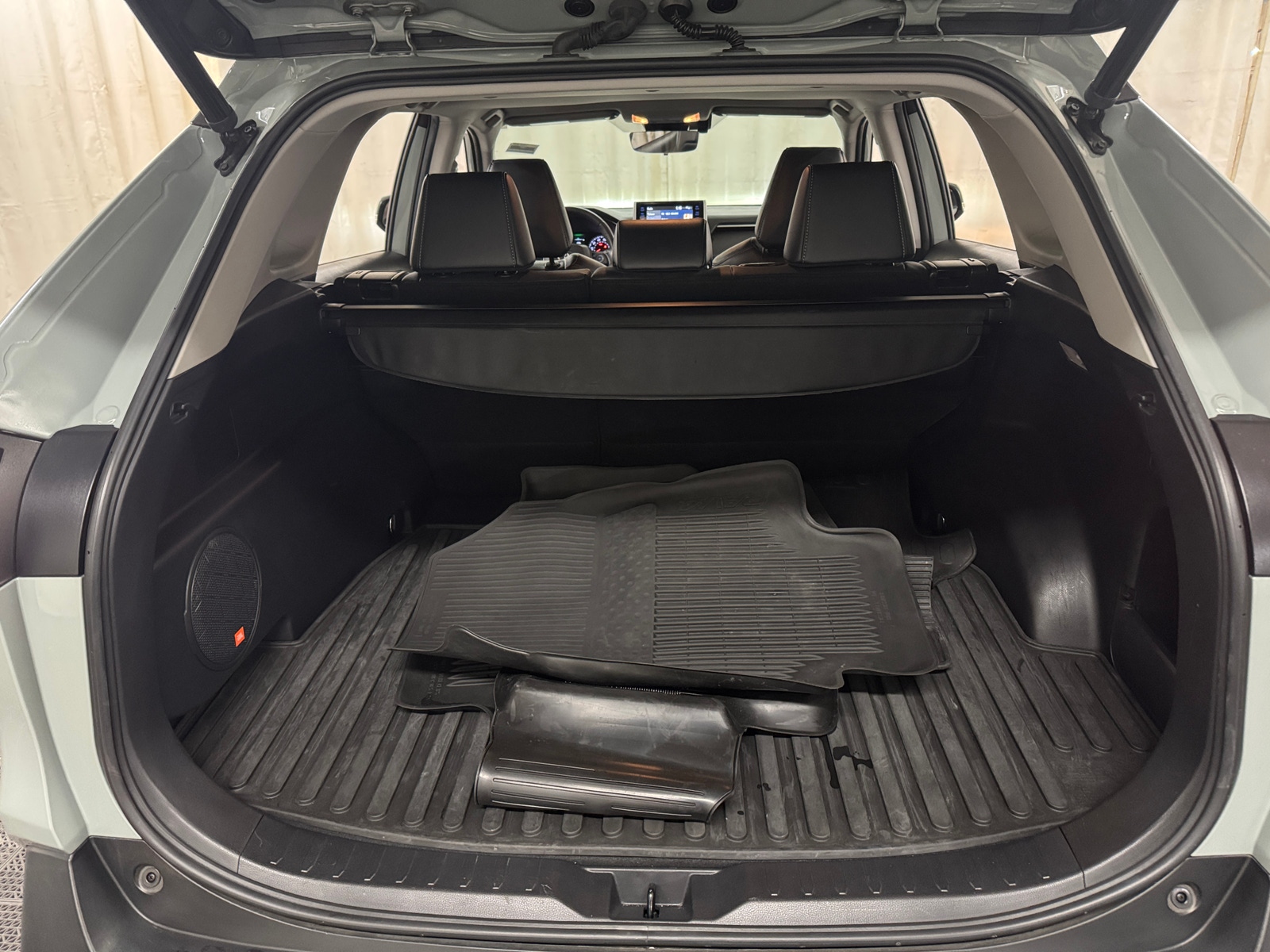 Thumbnail: 2021 Toyota RAV4 - 6