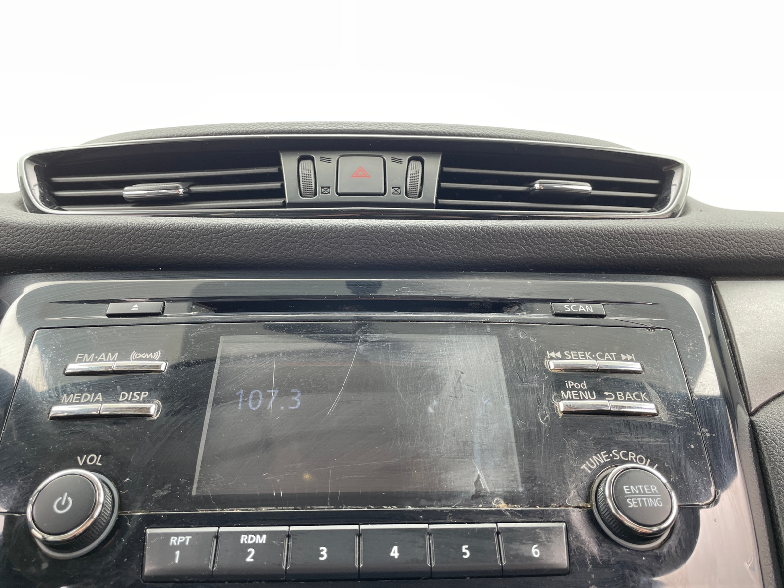 Thumbnail: 2018 Nissan Rogue Sport - 4