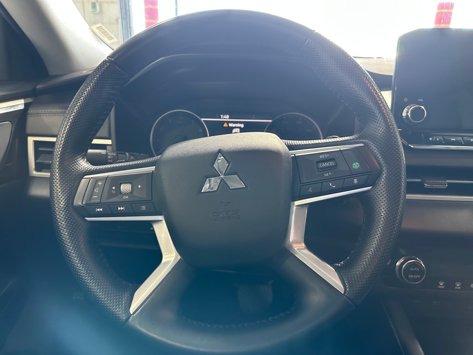 Thumbnail: 2024 Mitsubishi Outlander - 4