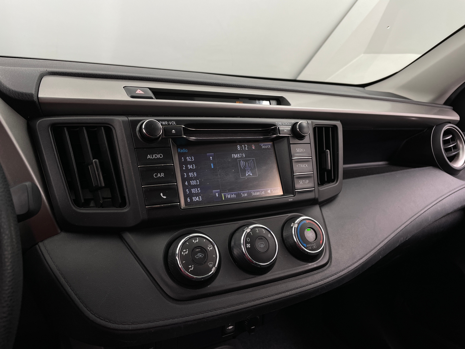 Thumbnail: 2017 Toyota RAV4 - 4