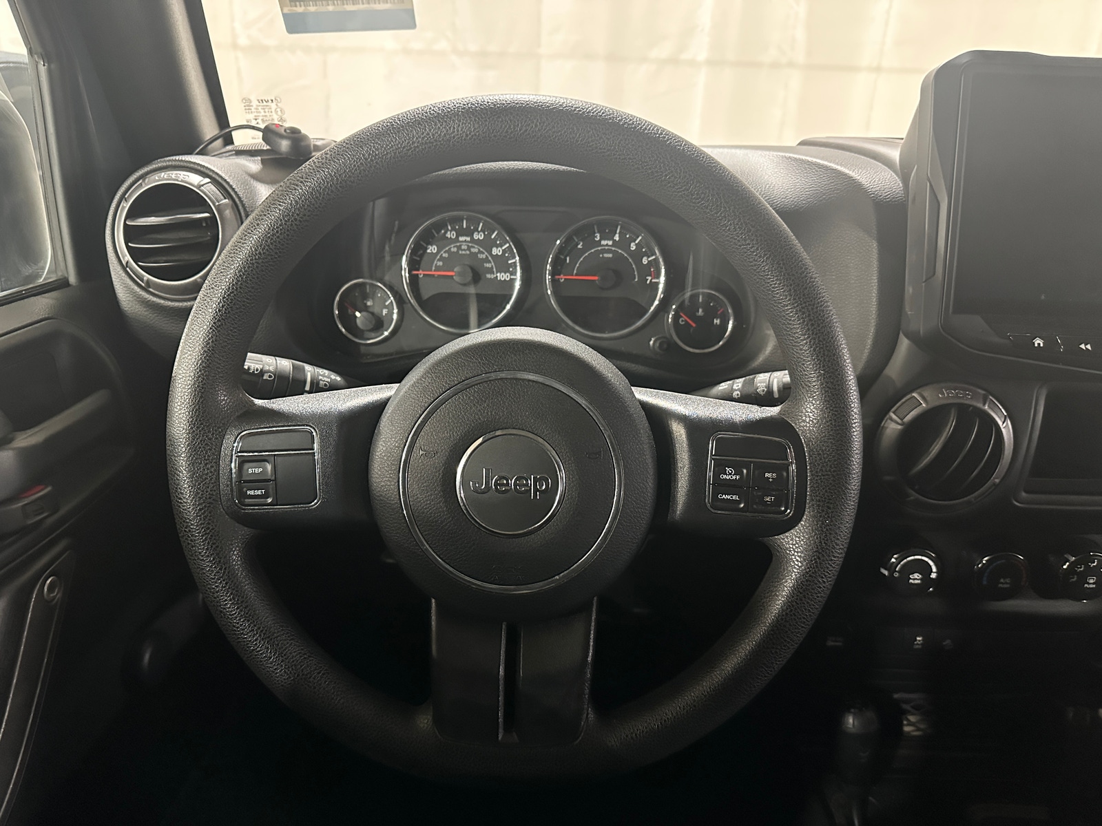 Thumbnail: 2017 Jeep Wrangler - 5