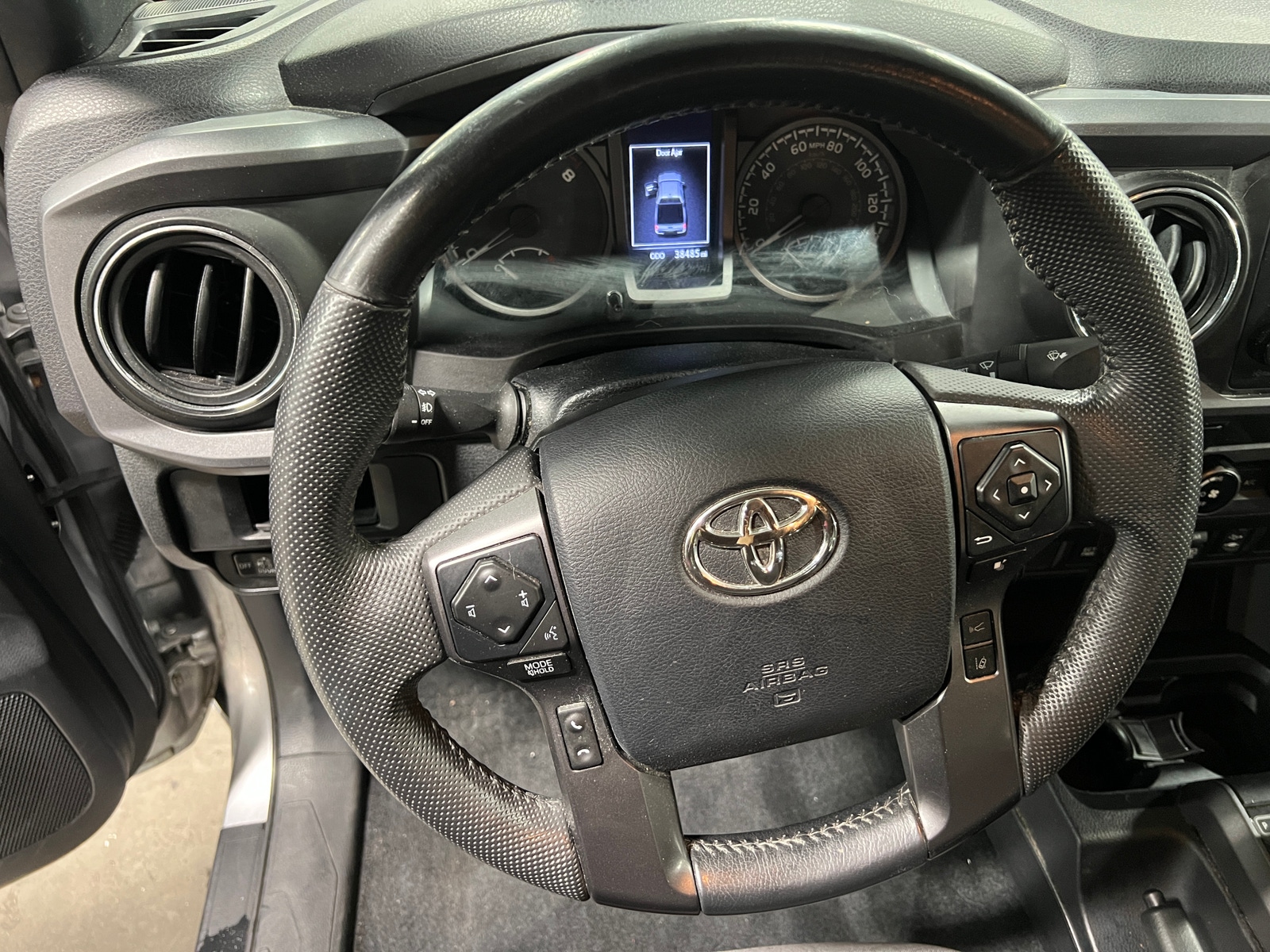 Thumbnail: 2018 Toyota Tacoma - 5