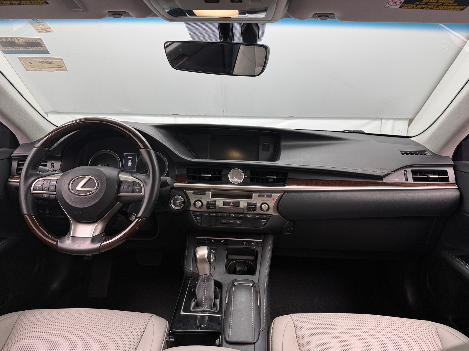 Thumbnail: 2016 Lexus ES - 2