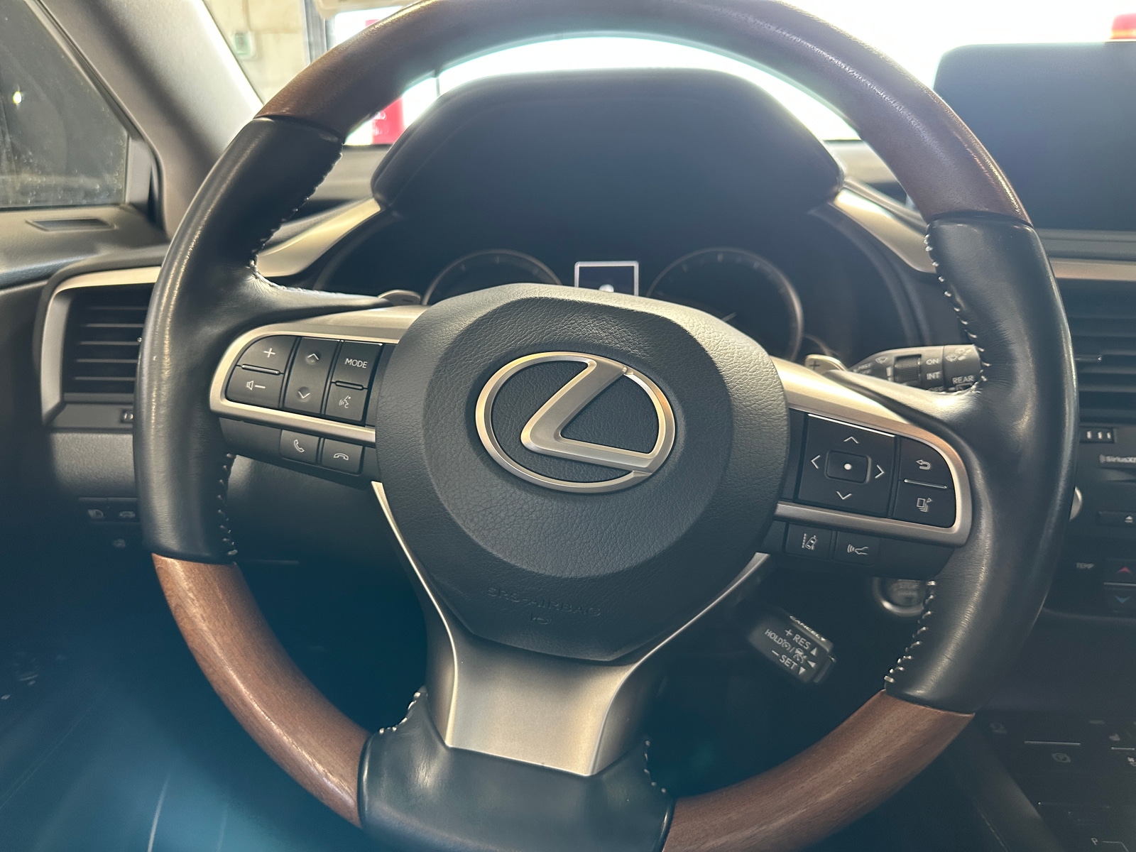 Thumbnail: 2020 Lexus RX - 4