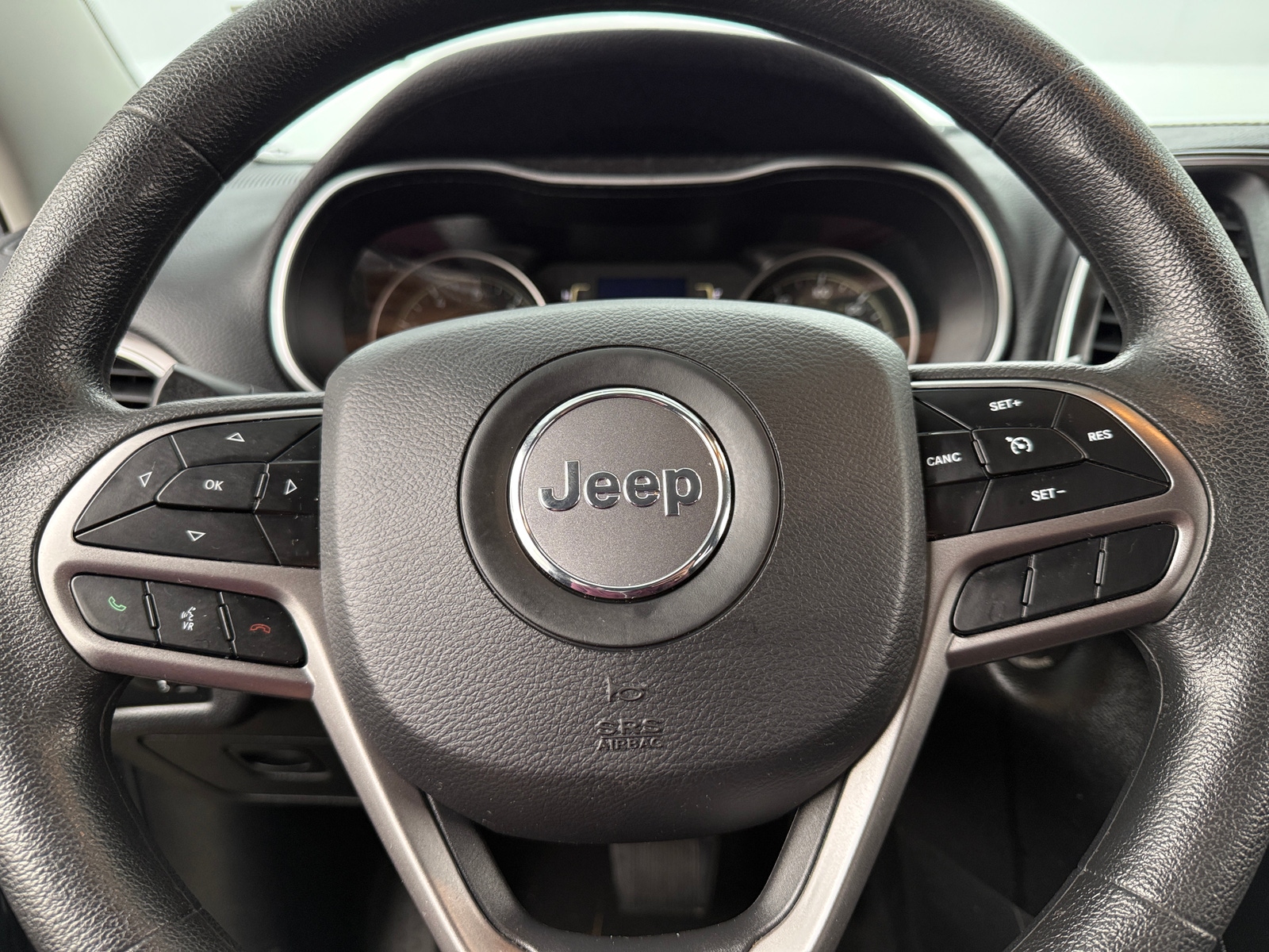 Thumbnail: 2020 Jeep Cherokee - 5