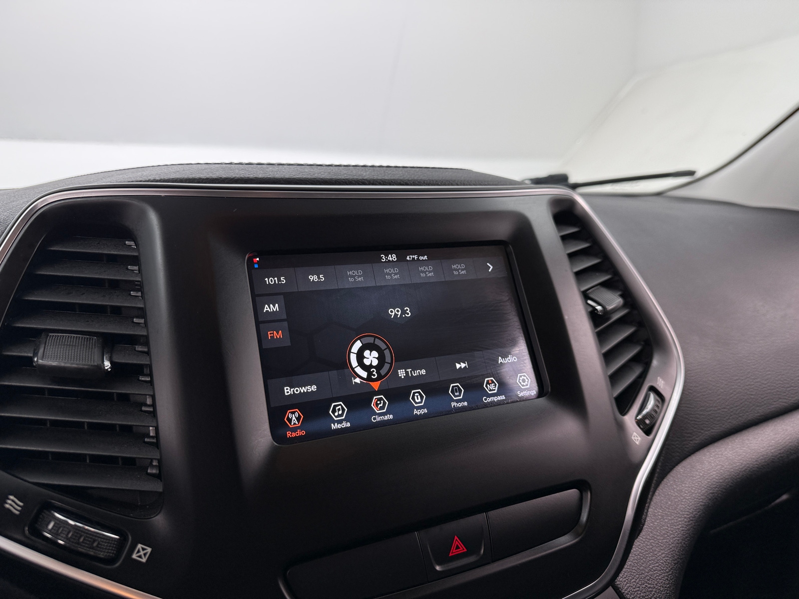 Thumbnail: 2020 Jeep Cherokee - 4