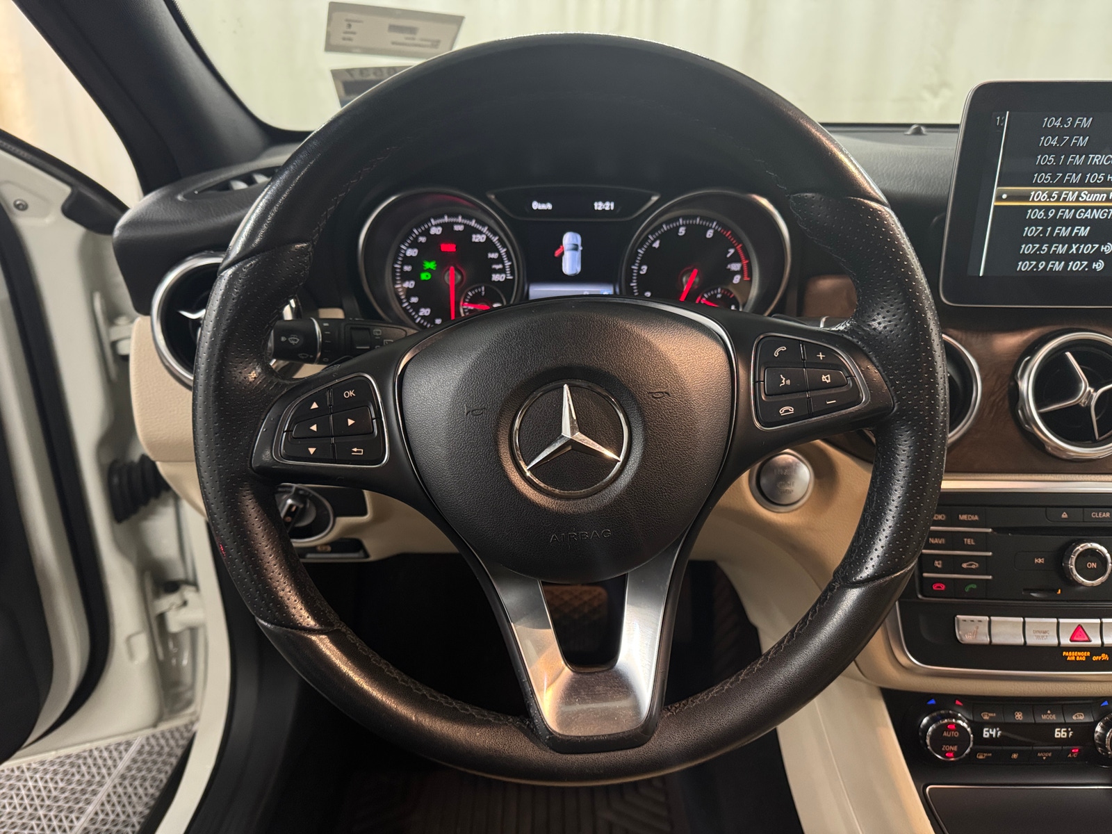 Thumbnail: 2018 Mercedes-Benz GLA - 4