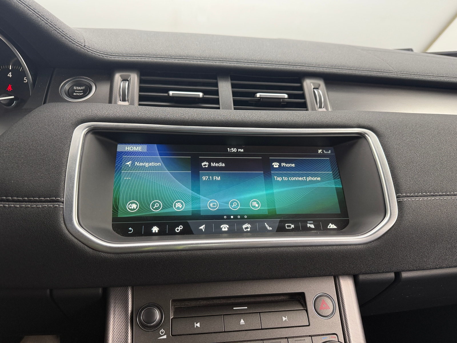 Thumbnail: 2018 Land Rover Range Rover Evoque - 3