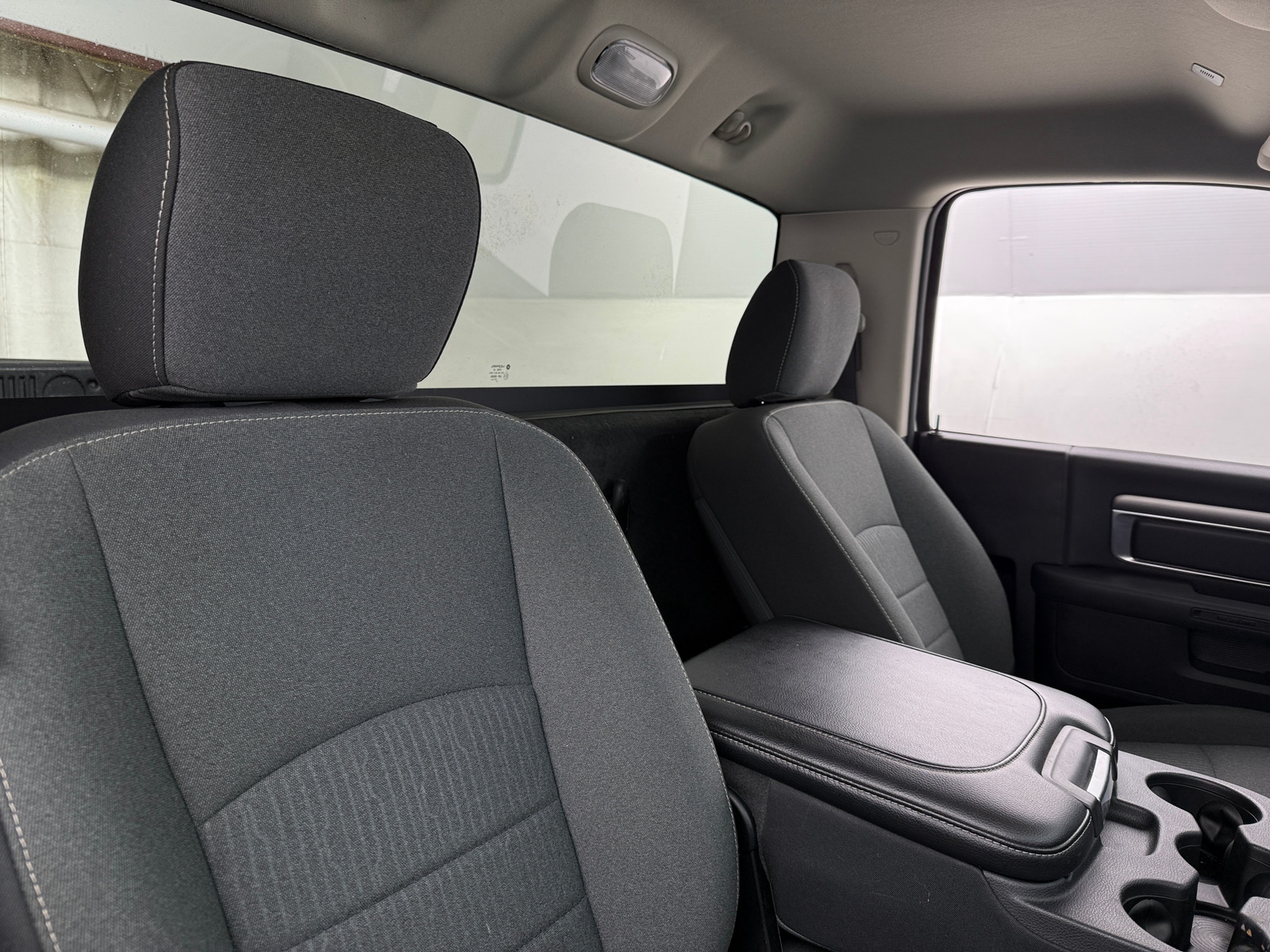 Thumbnail: 2022 RAM 1500 Classic - 2