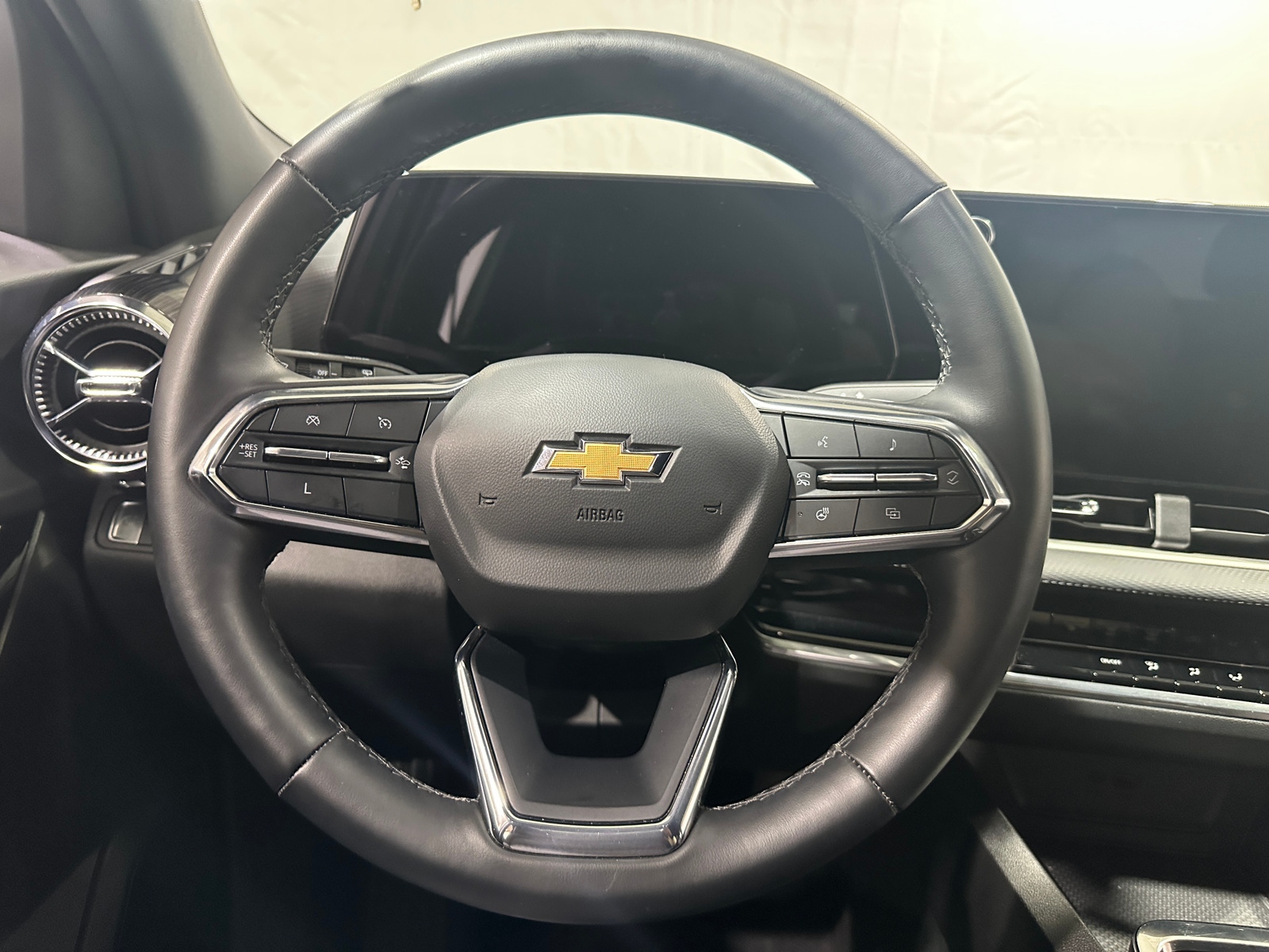 Thumbnail: 2025 Chevrolet Equinox - 5