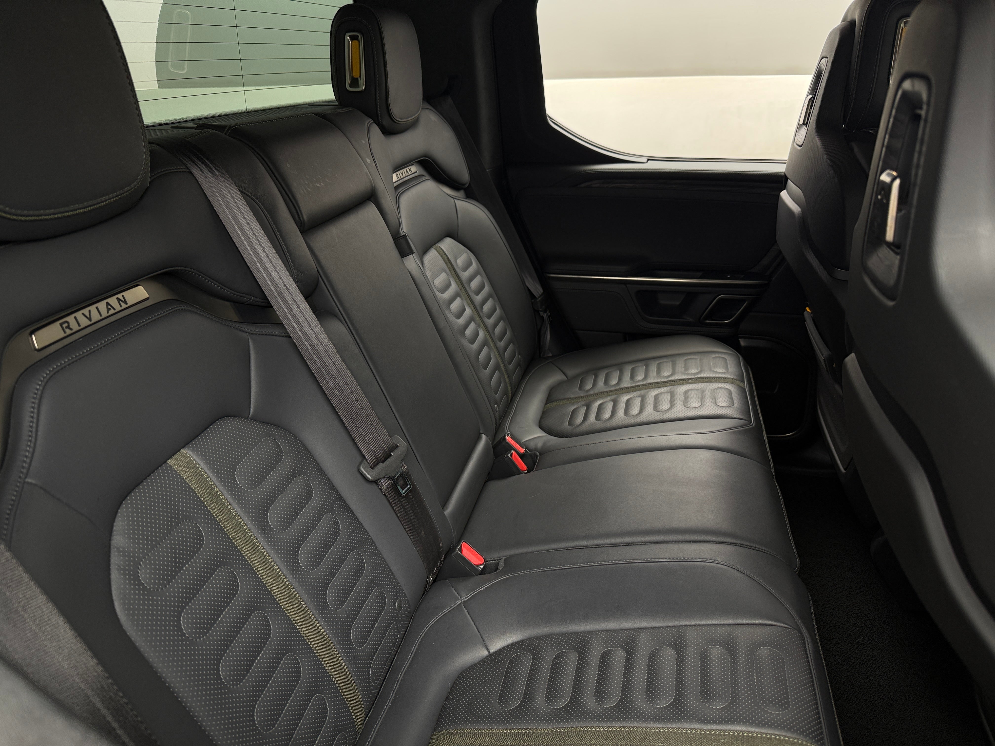 Used 2022 Rivian R1T Adventure with VIN 7FCTGAAA2NN008997 for sale in Oak Creek, WI