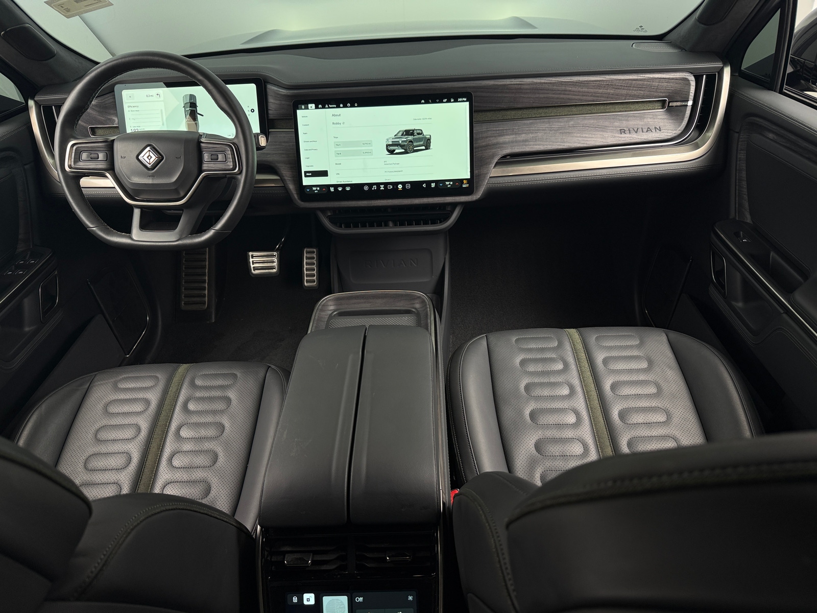 Thumbnail: 2022 Rivian R1T - 2