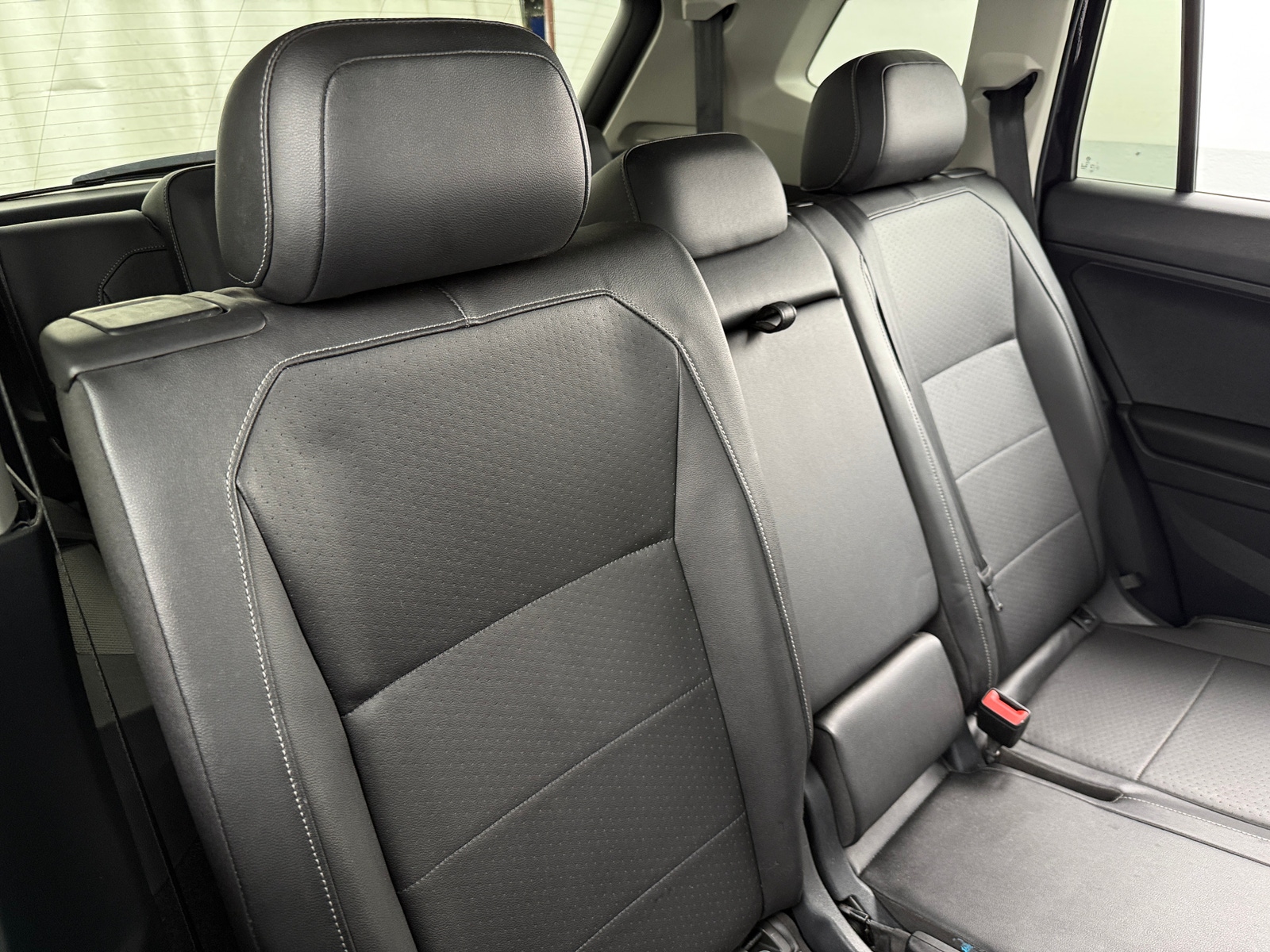 Thumbnail: 2018 Volkswagen Tiguan - 5