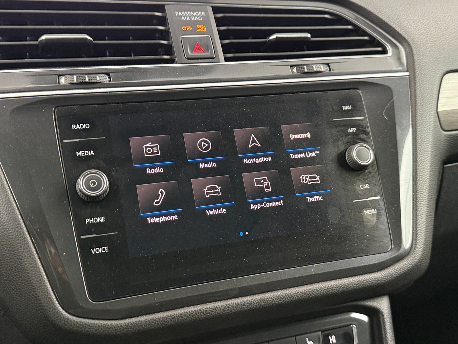 Thumbnail: 2018 Volkswagen Tiguan - 3