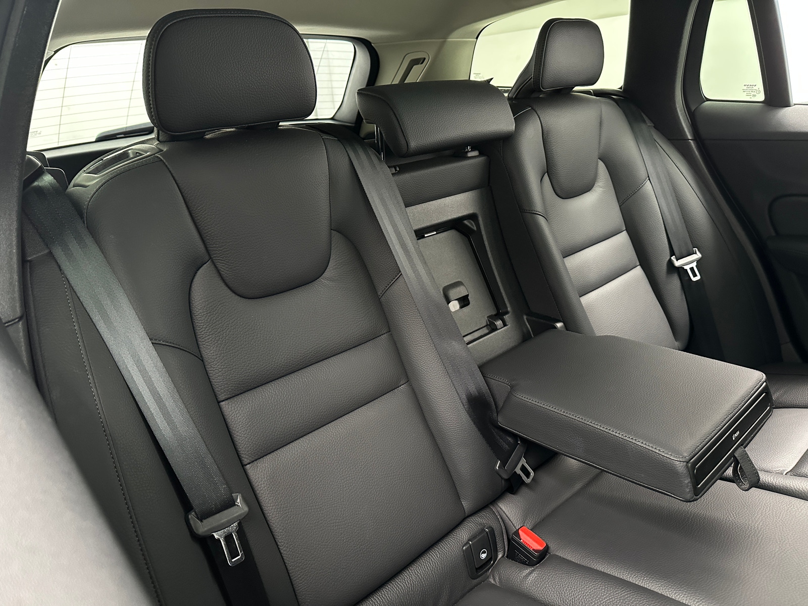 Thumbnail: 2025 Volvo V60 - 5