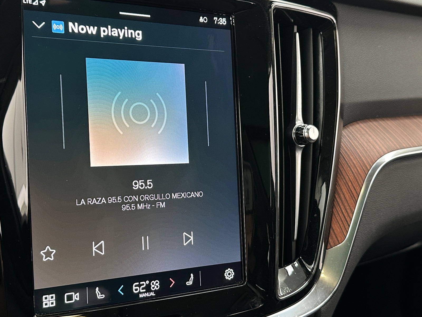 Thumbnail: 2025 Volvo V60 - 3