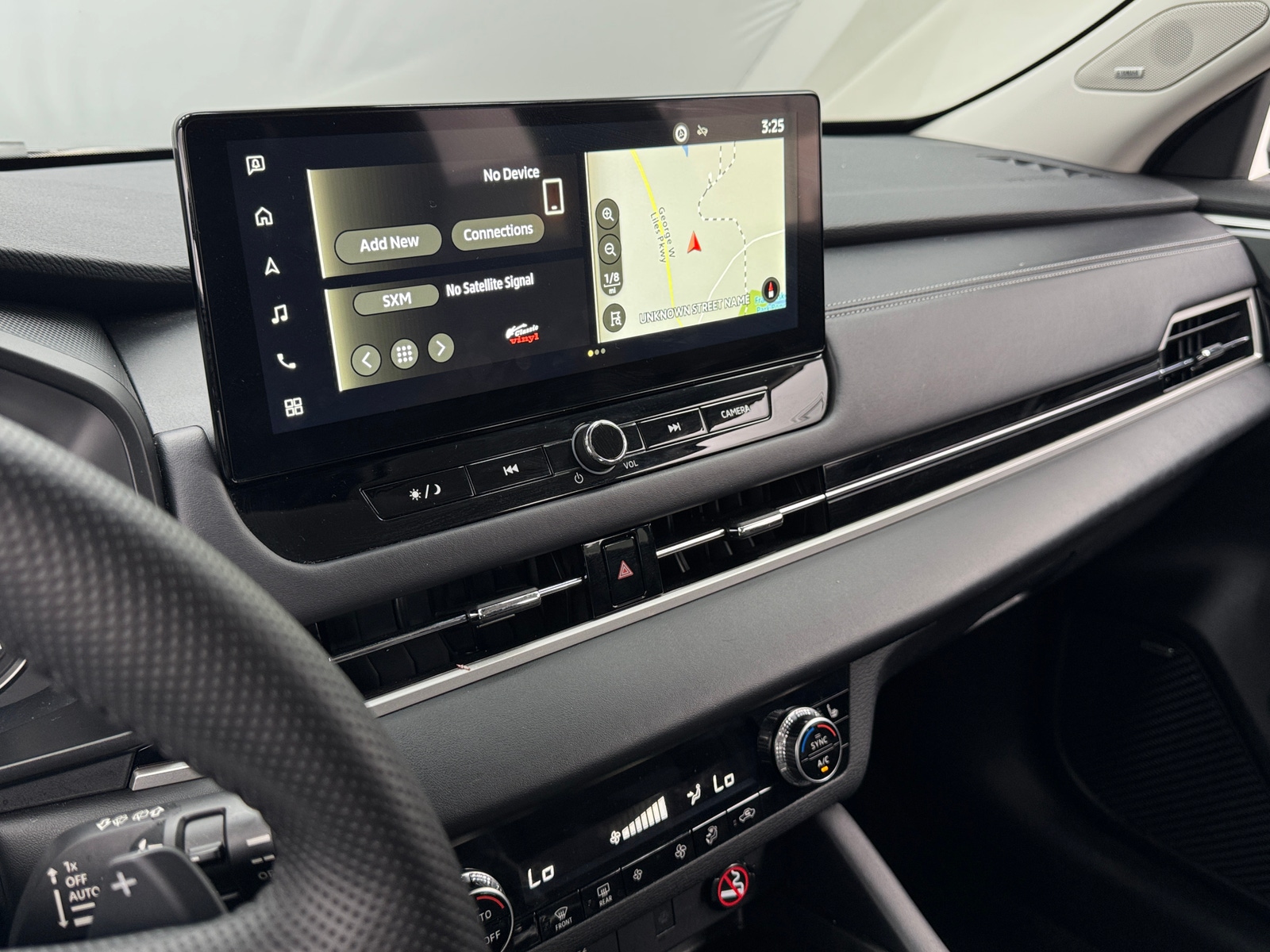 Thumbnail: 2025 Mitsubishi Outlander - 3