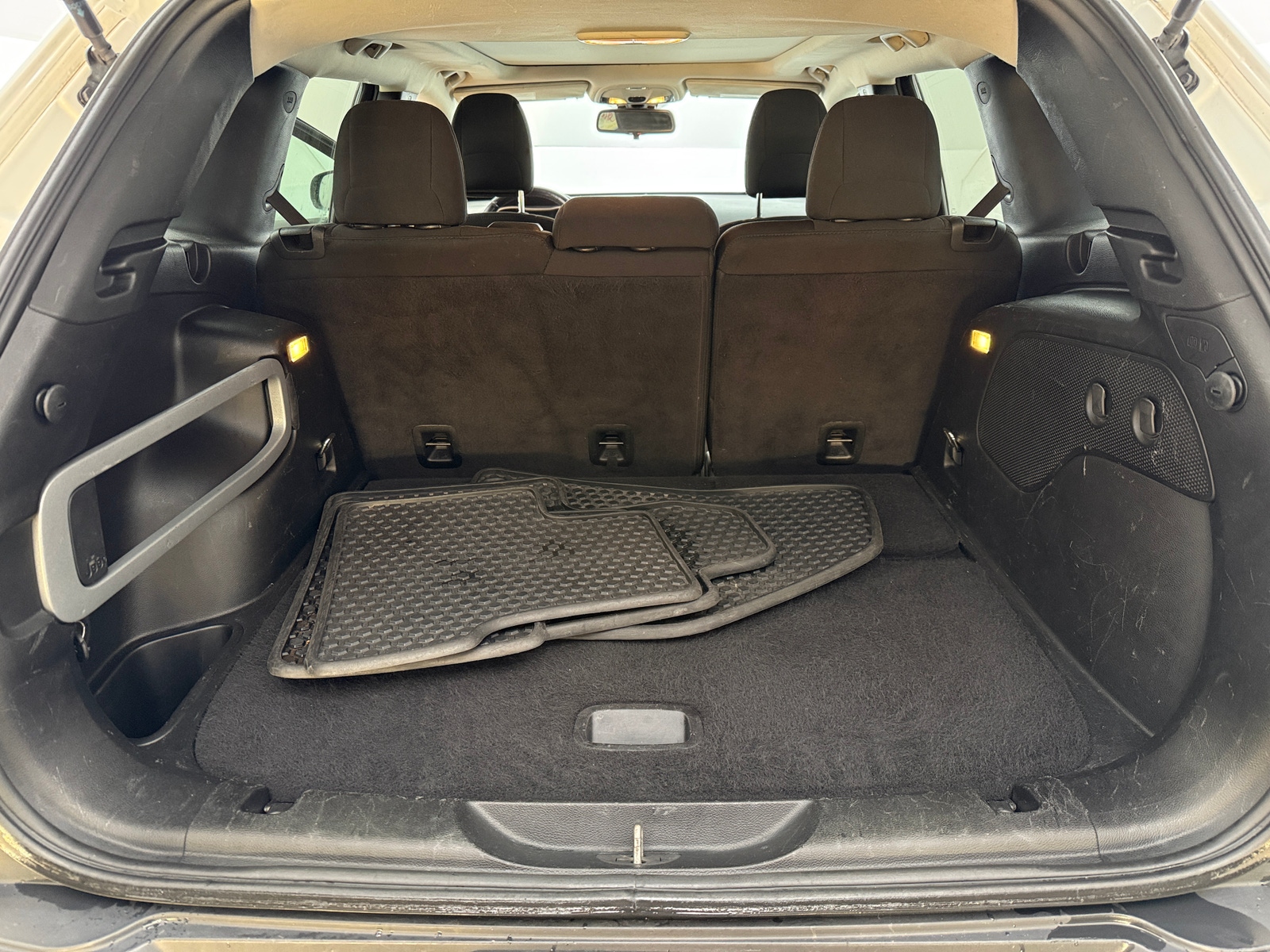 Thumbnail: 2016 Jeep Cherokee - 7