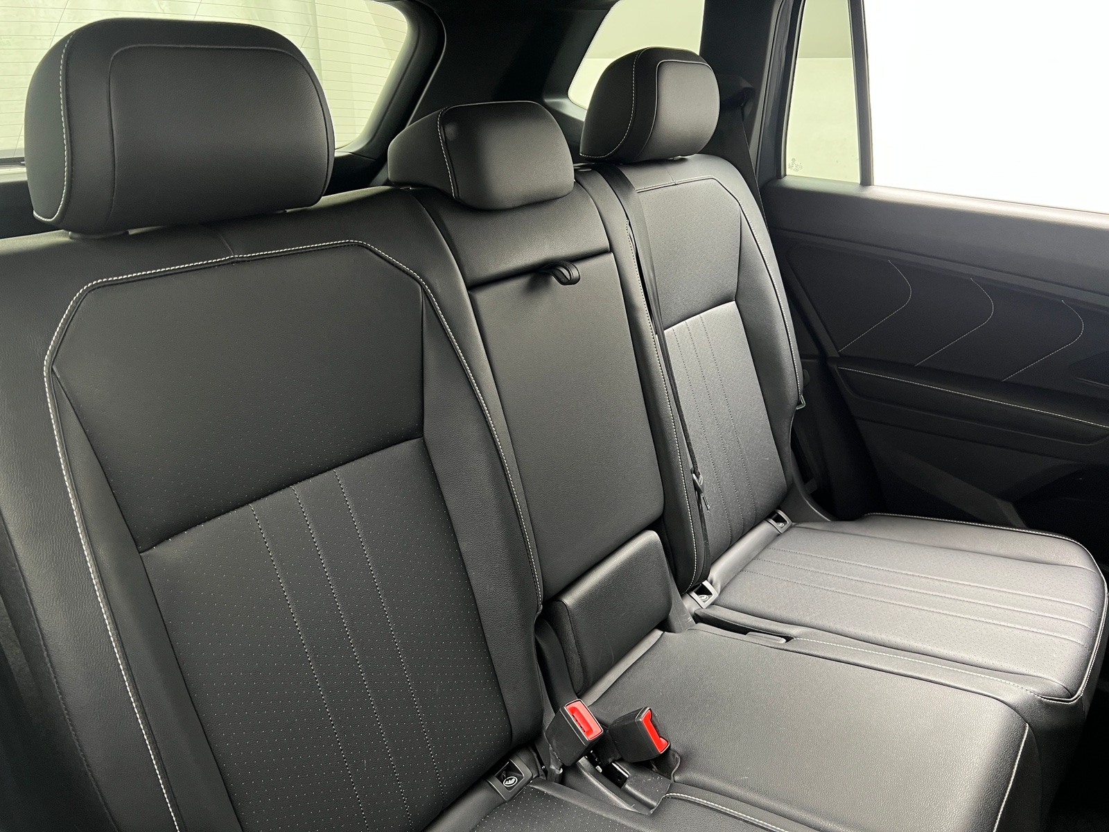 Thumbnail: 2023 Volkswagen Tiguan - 5