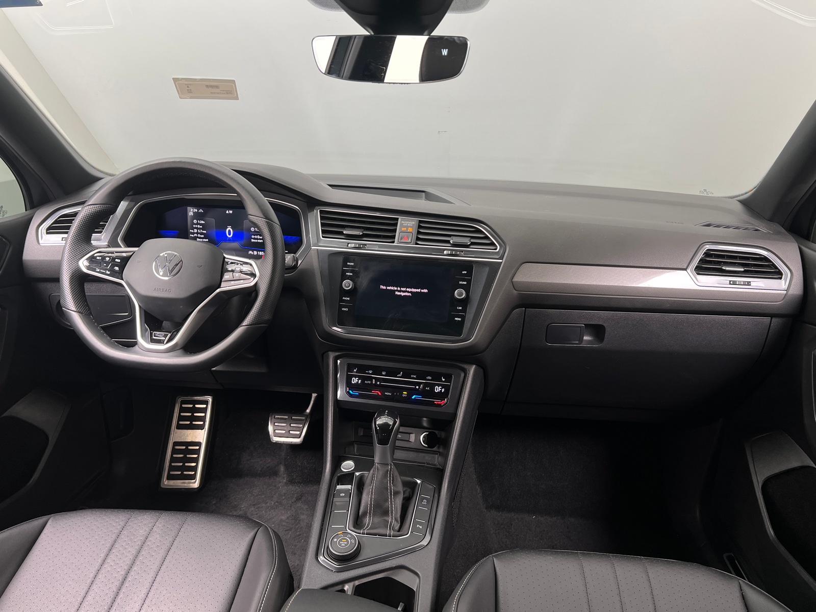 Thumbnail: 2023 Volkswagen Tiguan - 2