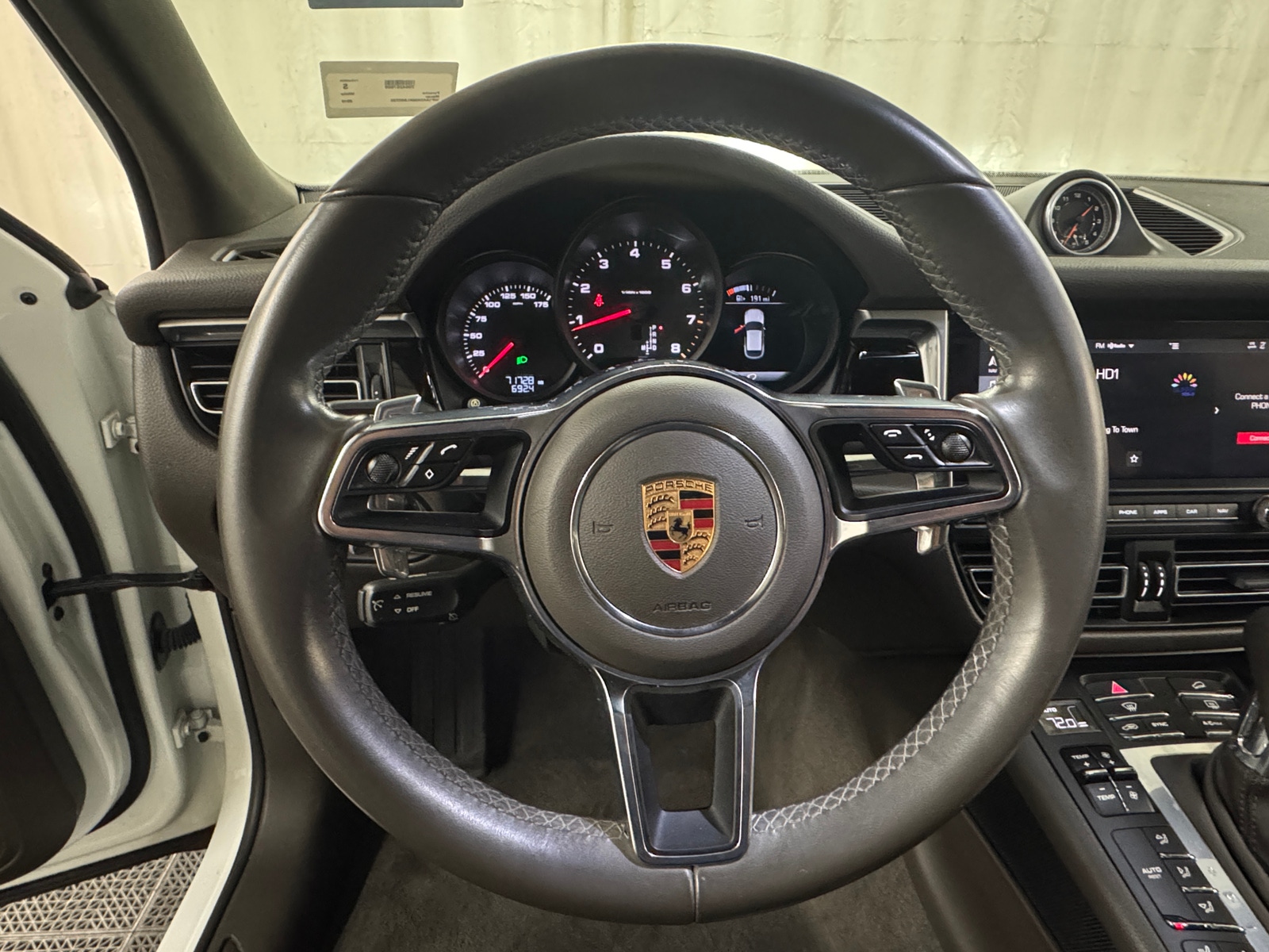 Thumbnail: 2019 Porsche Macan - 4