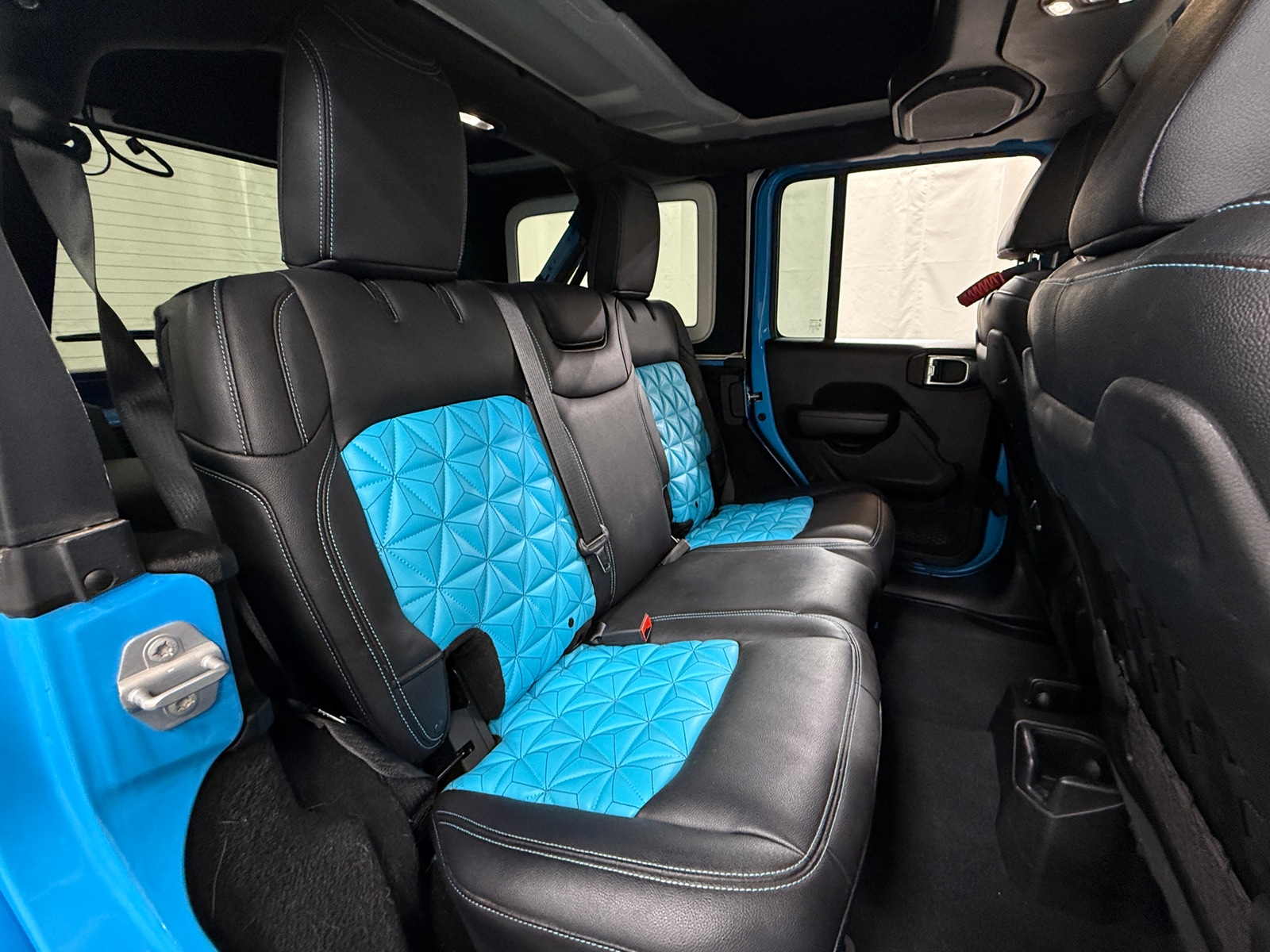 Thumbnail: 2021 Jeep Wrangler - 6