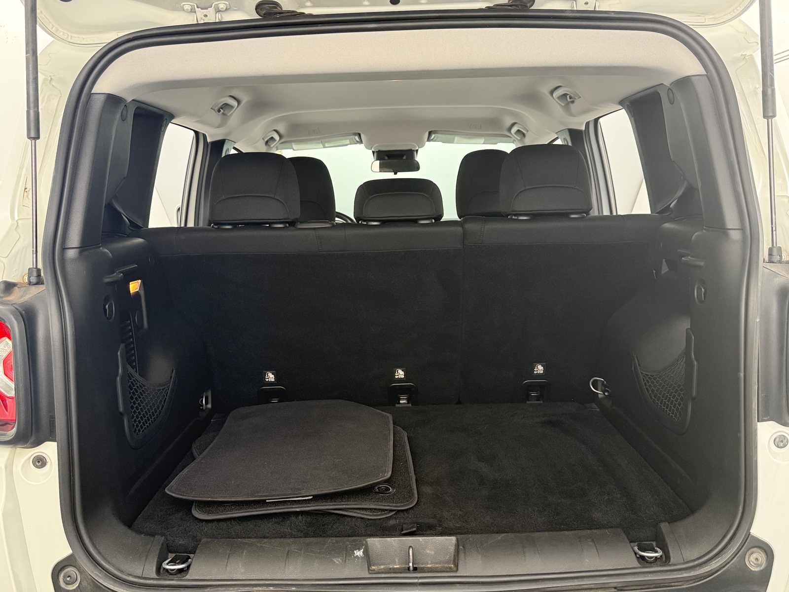 Thumbnail: 2018 Jeep Renegade - 7