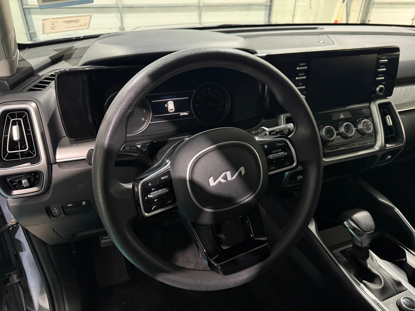 Thumbnail: 2022 Kia Sorento - 5