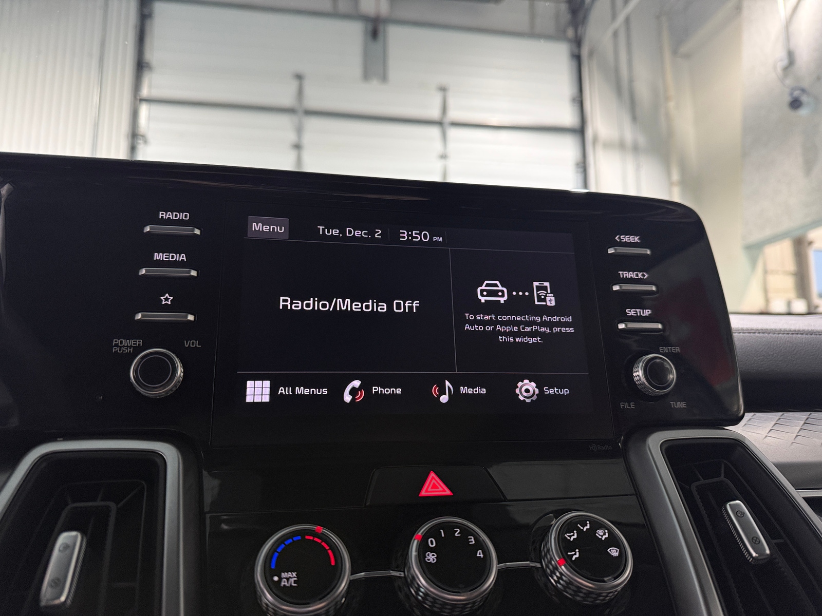 Thumbnail: 2022 Kia Sorento - 4