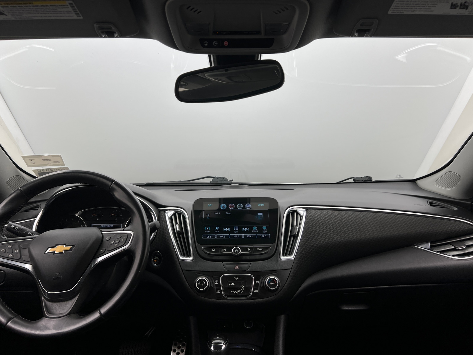 Thumbnail: 2017 Chevrolet Malibu - 3