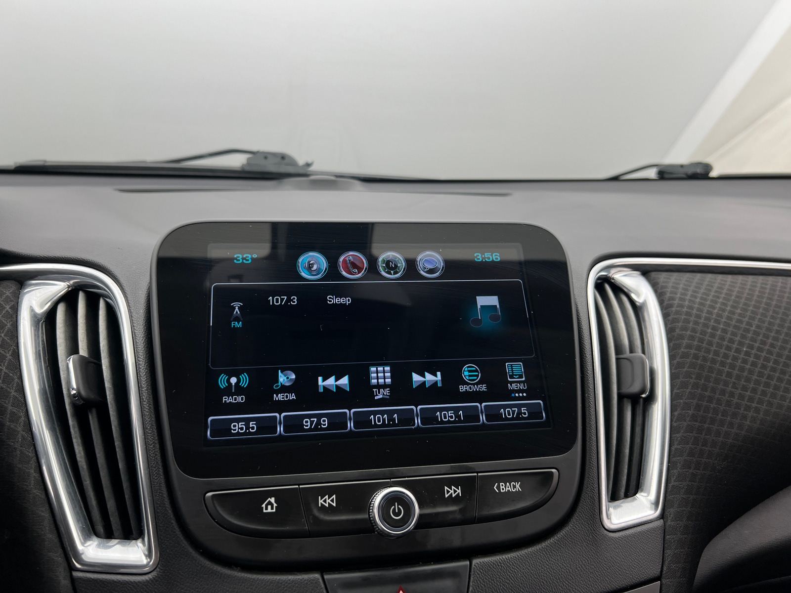 Thumbnail: 2017 Chevrolet Malibu - 4