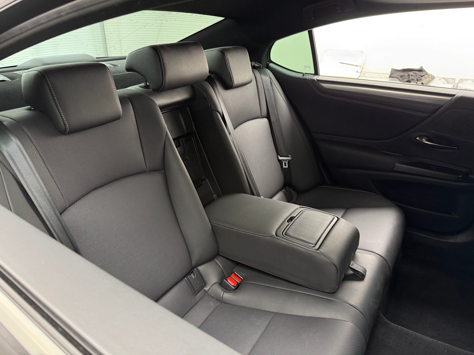 Thumbnail: 2019 Lexus ES - 6