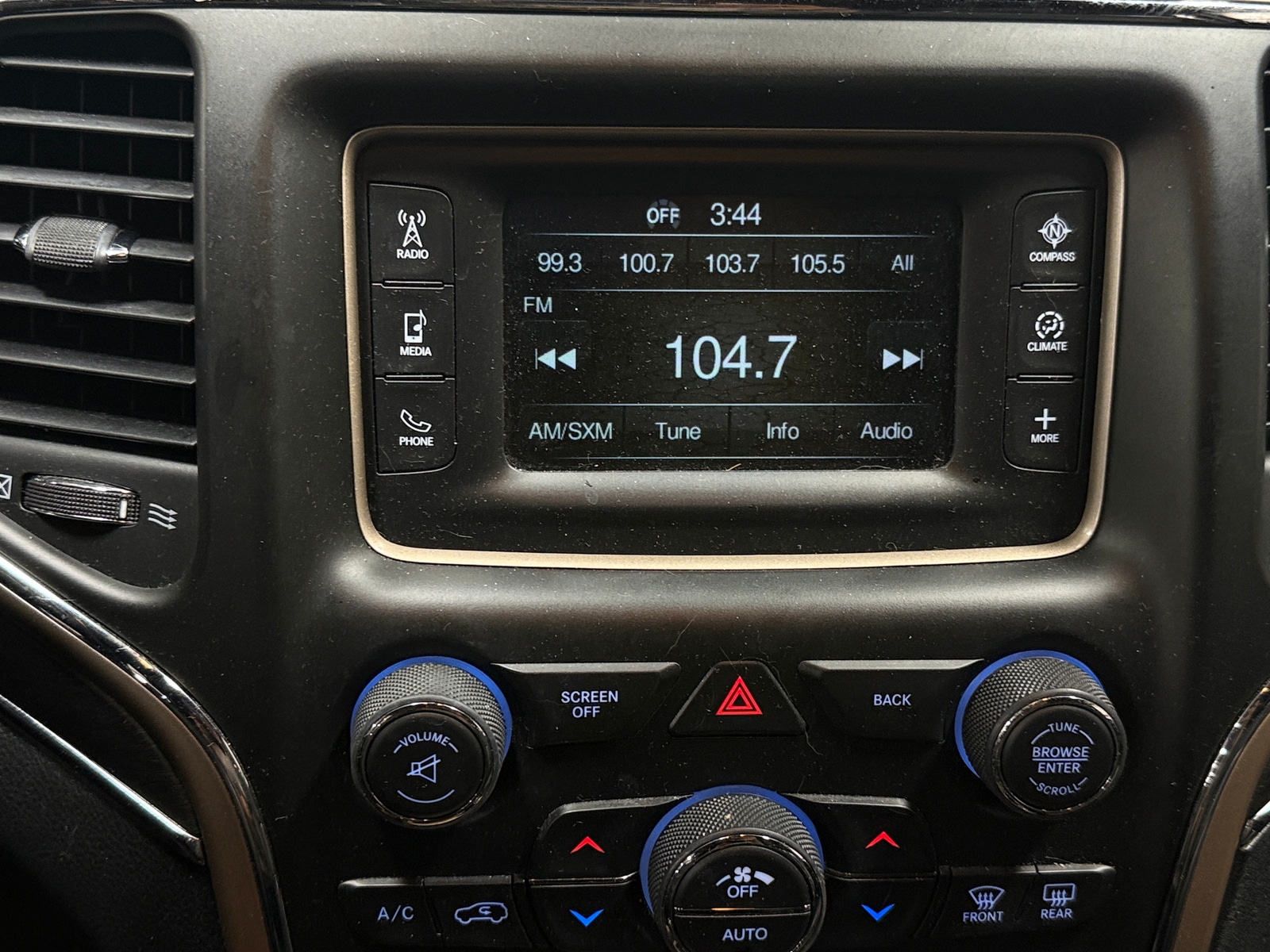 Thumbnail: 2015 Jeep Grand Cherokee - 3