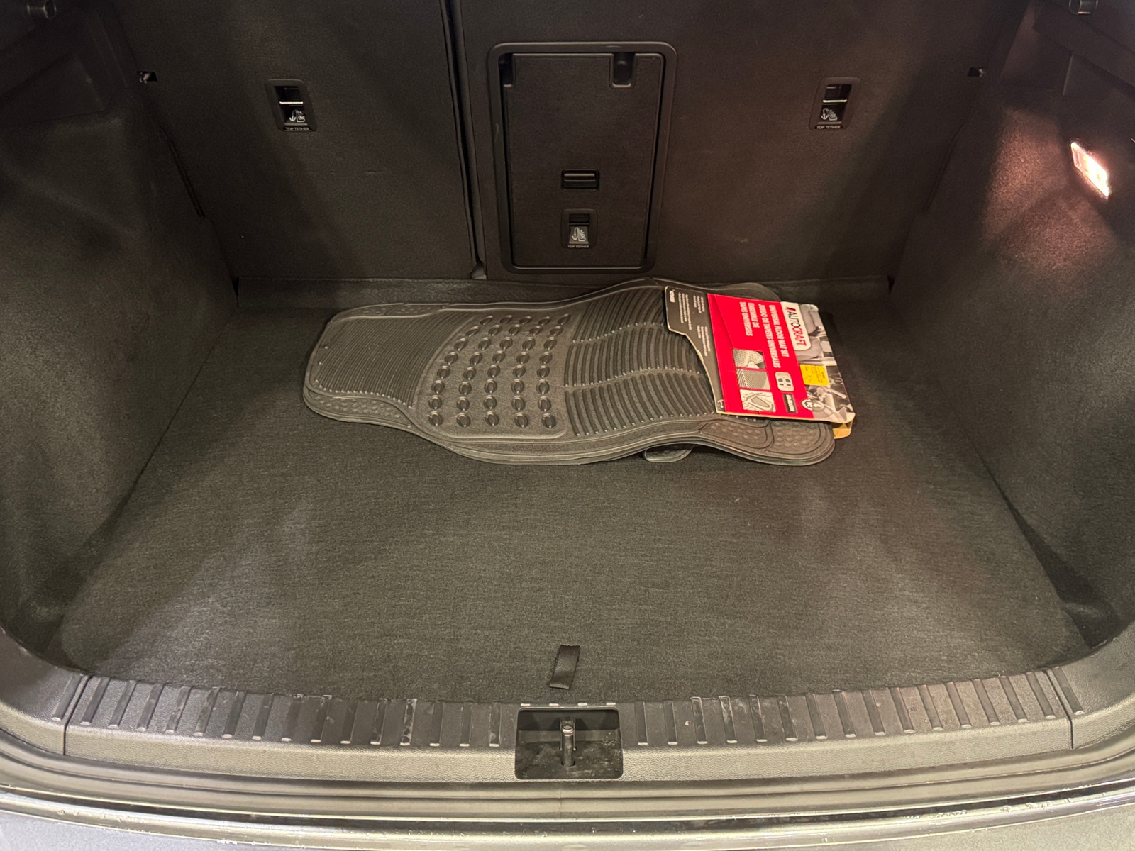 Thumbnail: 2022 Volkswagen Taos - 6