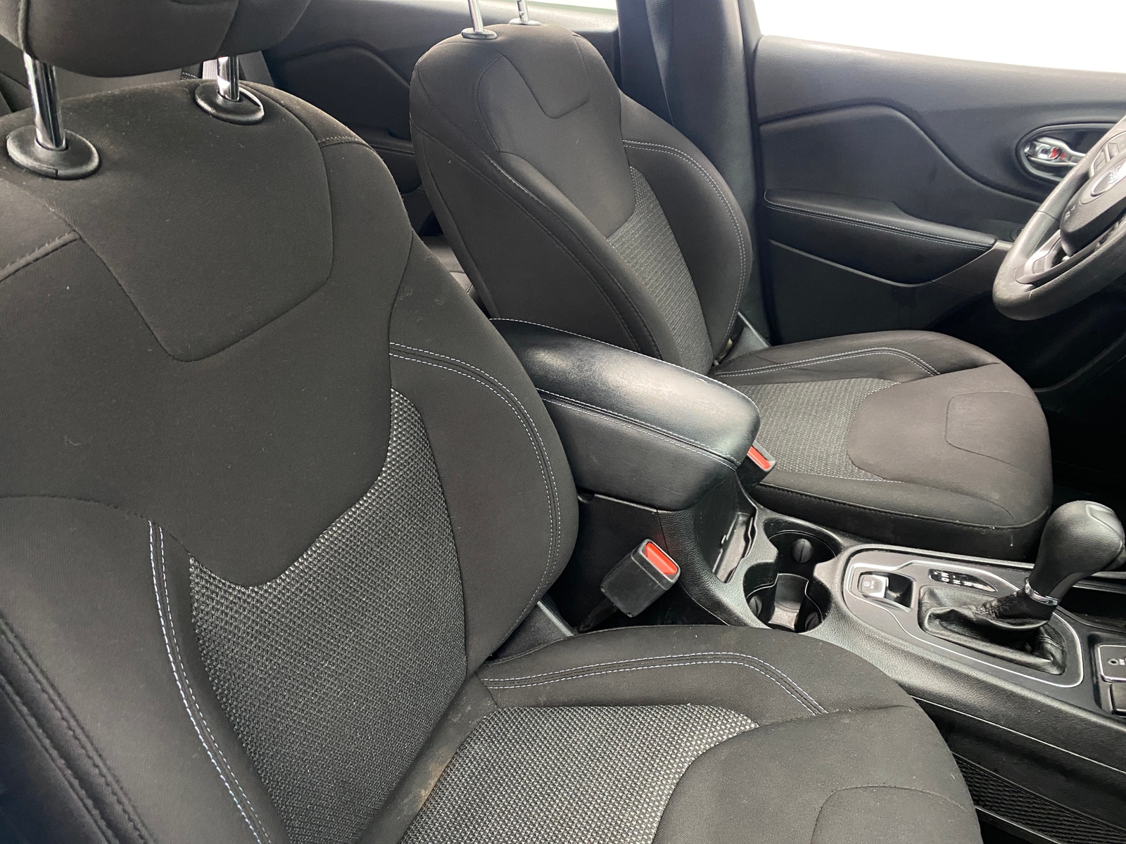 Thumbnail: 2019 Jeep Cherokee - 2